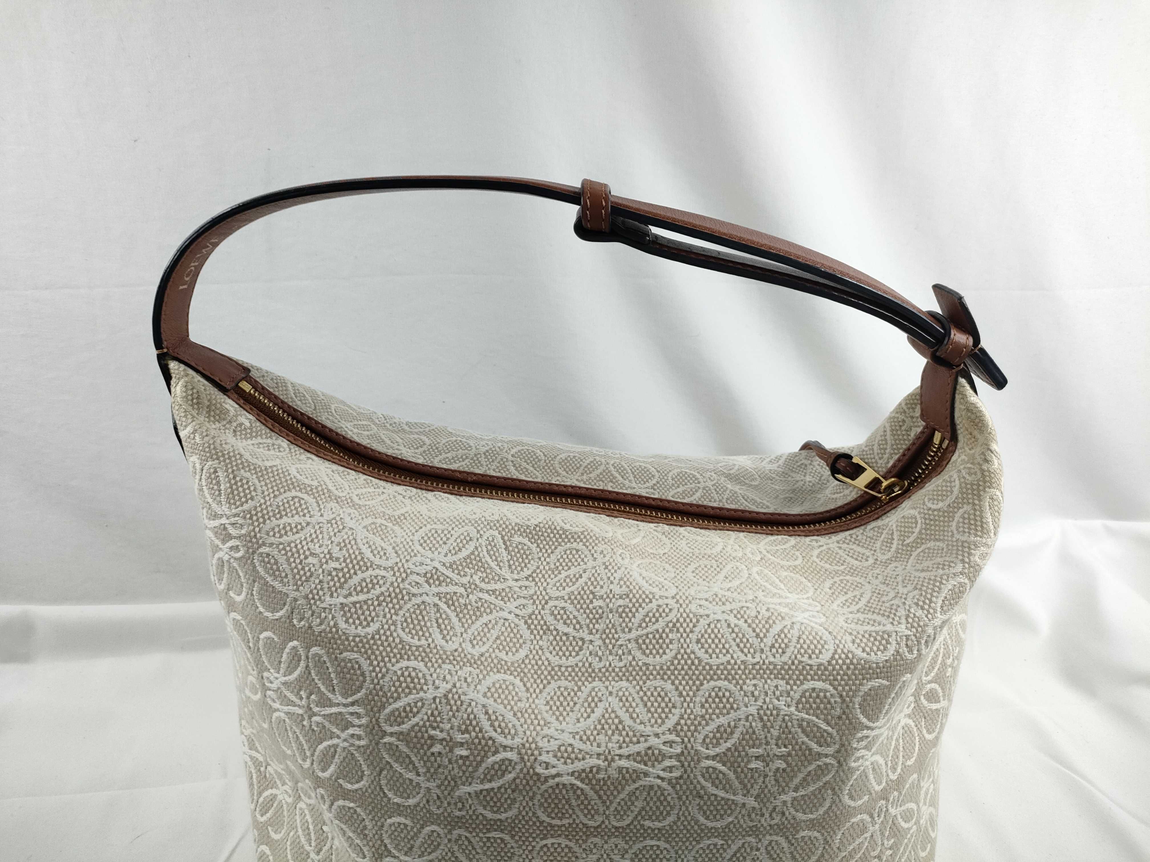 Cuby Medium Anagram One-Shoulder Bag (Shoulder Bag) — view 6