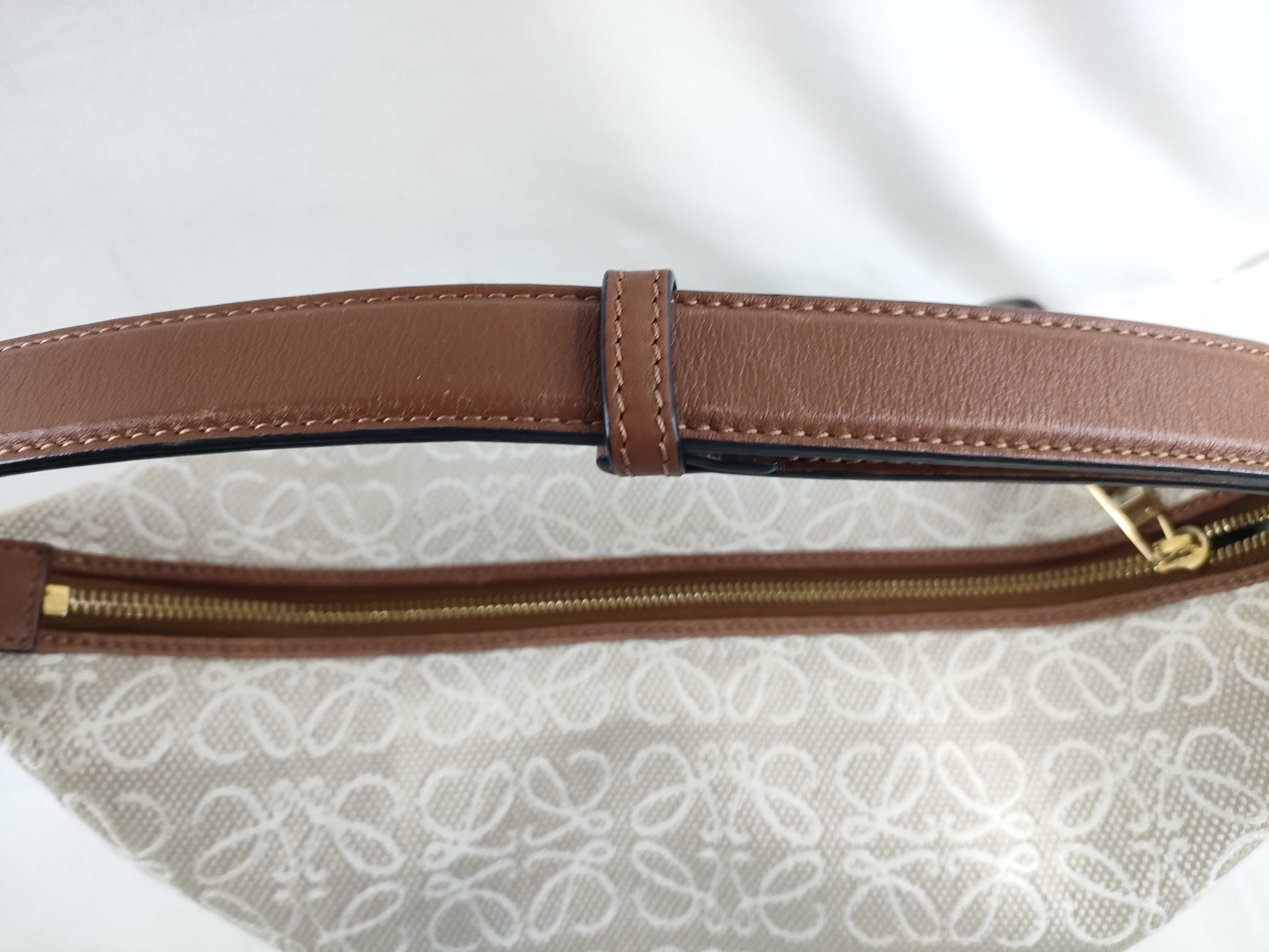 Cuby Medium Anagram One-Shoulder Bag (Shoulder Bag) — view 7