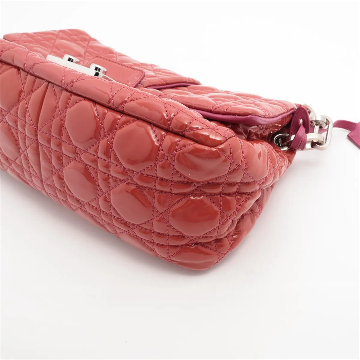 Cannage New Rock Patent Leather Chain Shoulder Bag Red — view 3