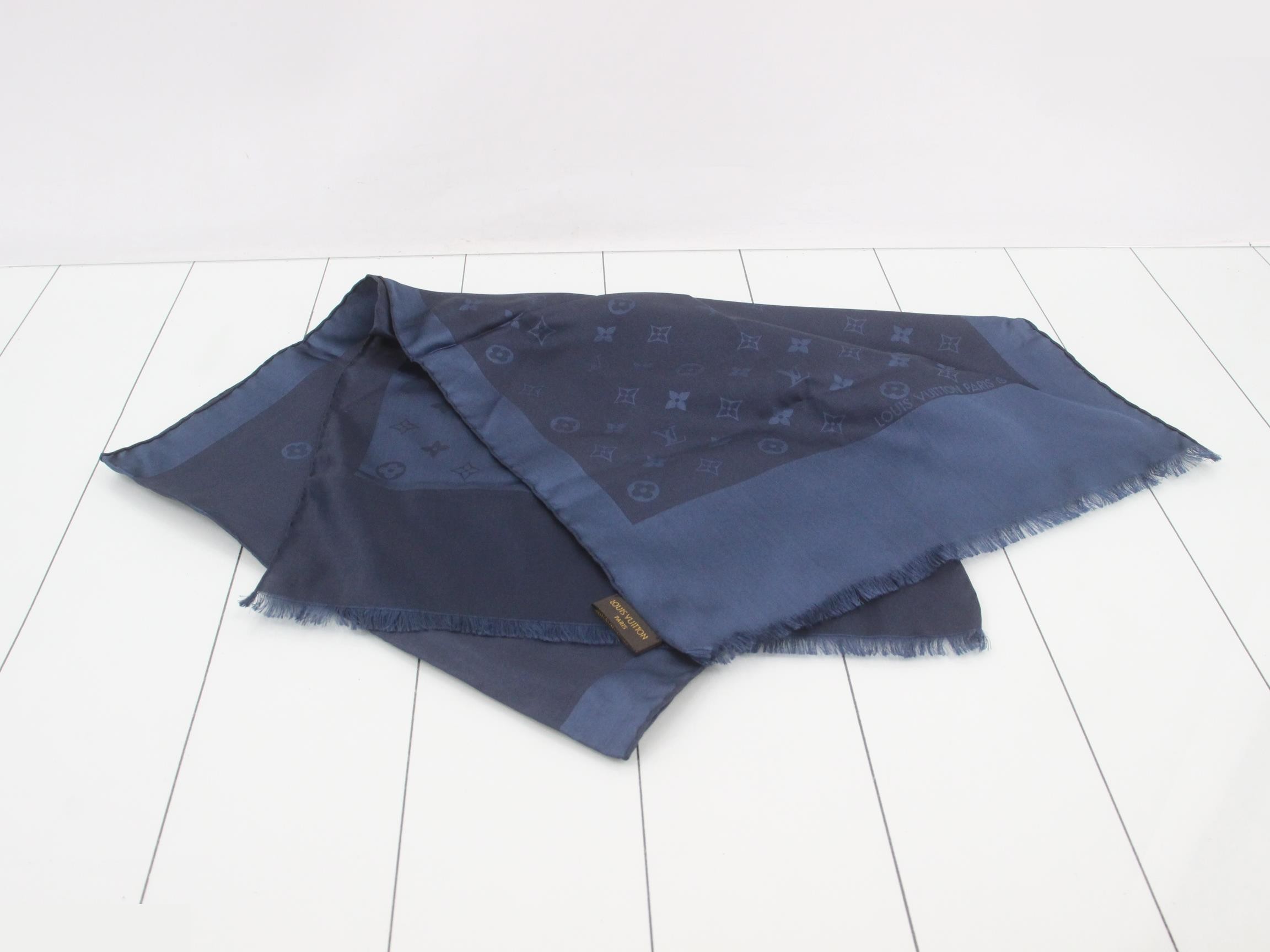 scarf — view 2
