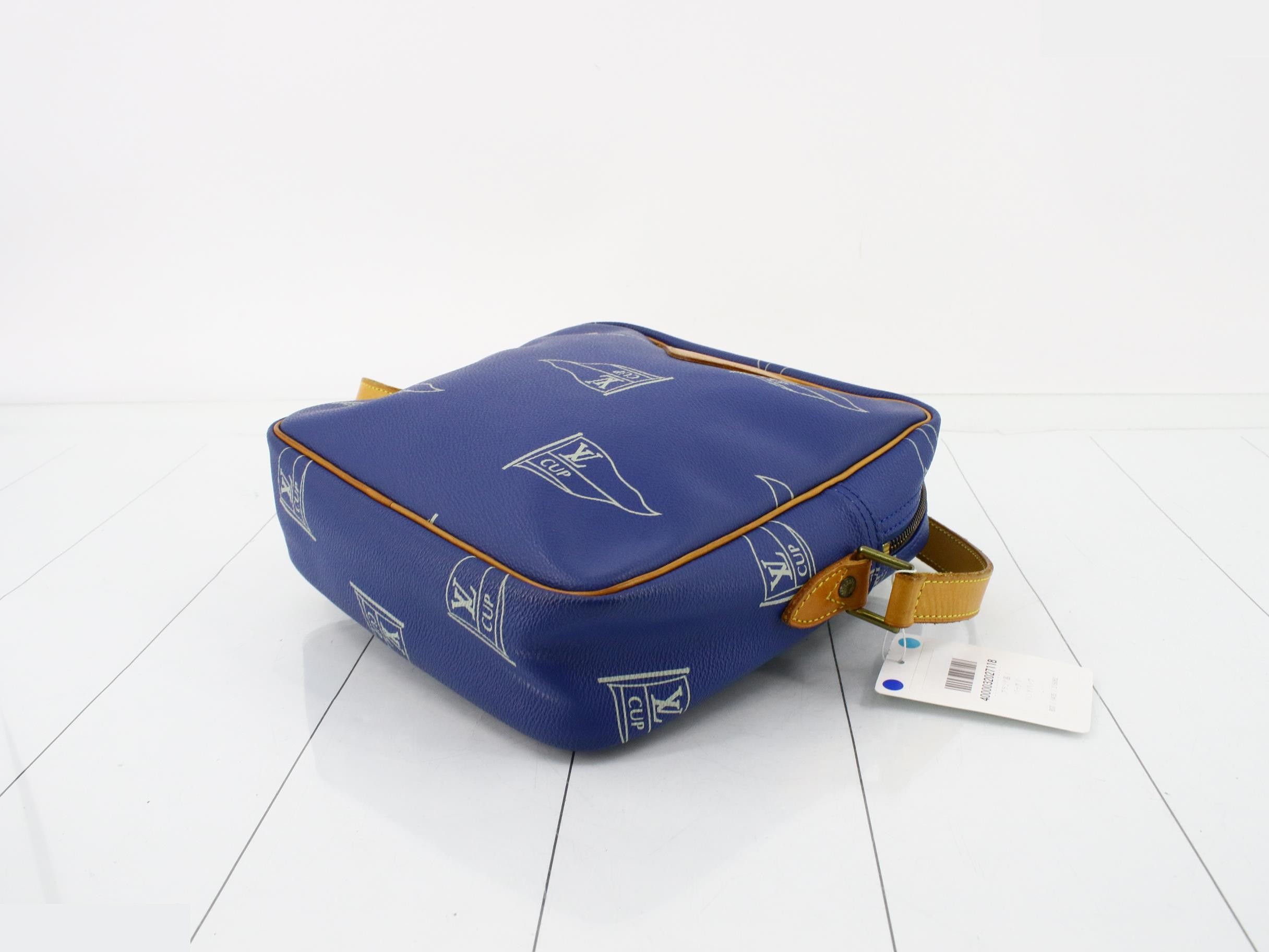 LV Cup Sac San Diego Shoulder Bag — view 6