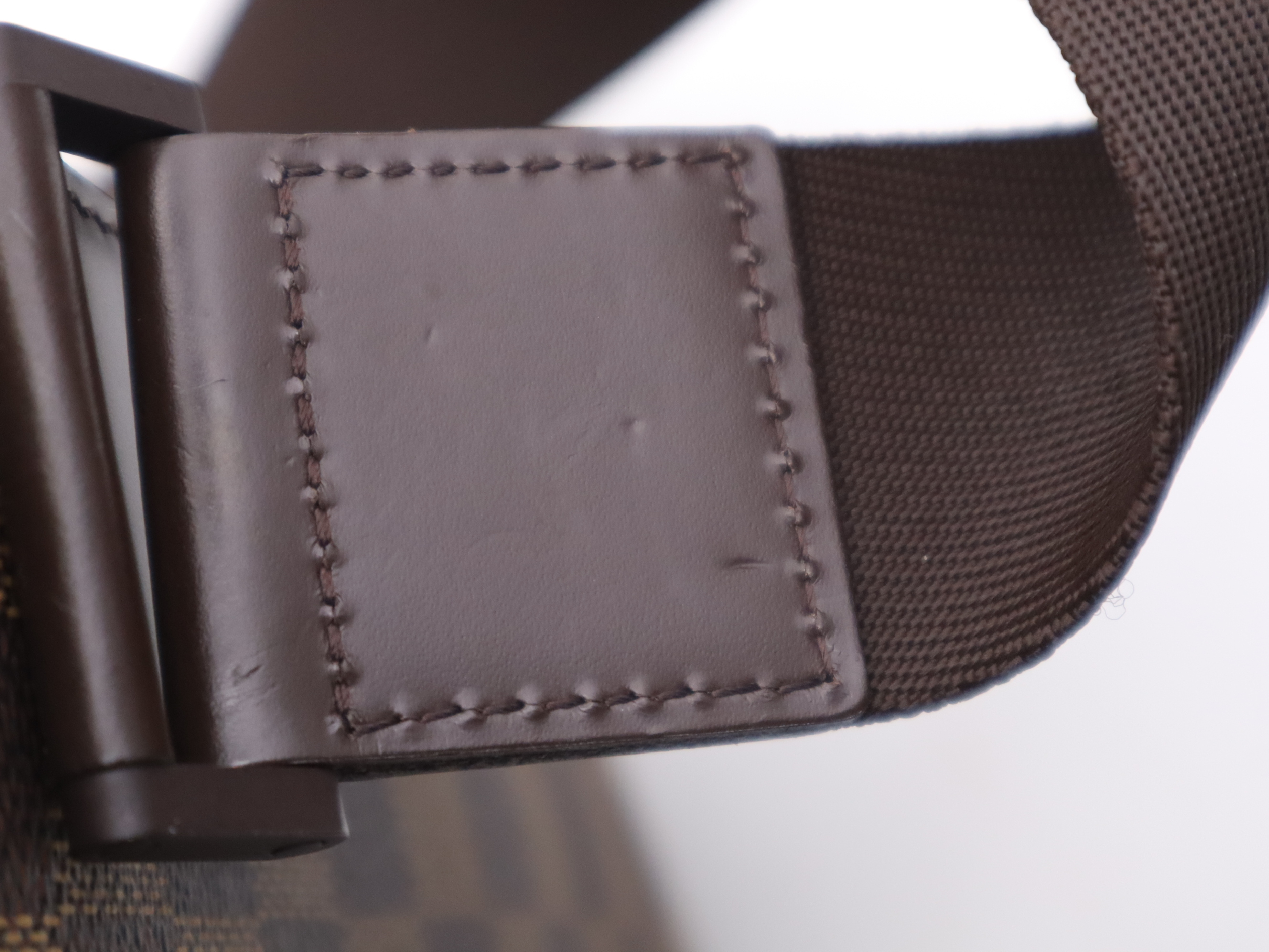 N41441 Damier Olaf MM Shoulder Bag — view 12