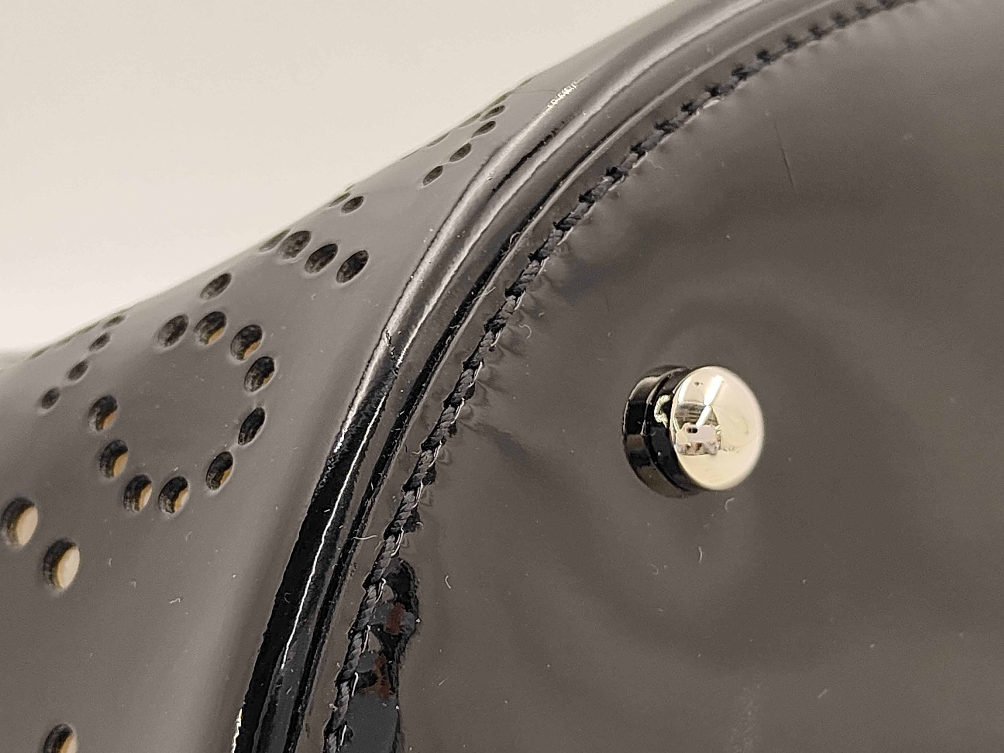 tote bag with perforated Coco Mark, patent leather, black, with serial number sticker. — view 4
