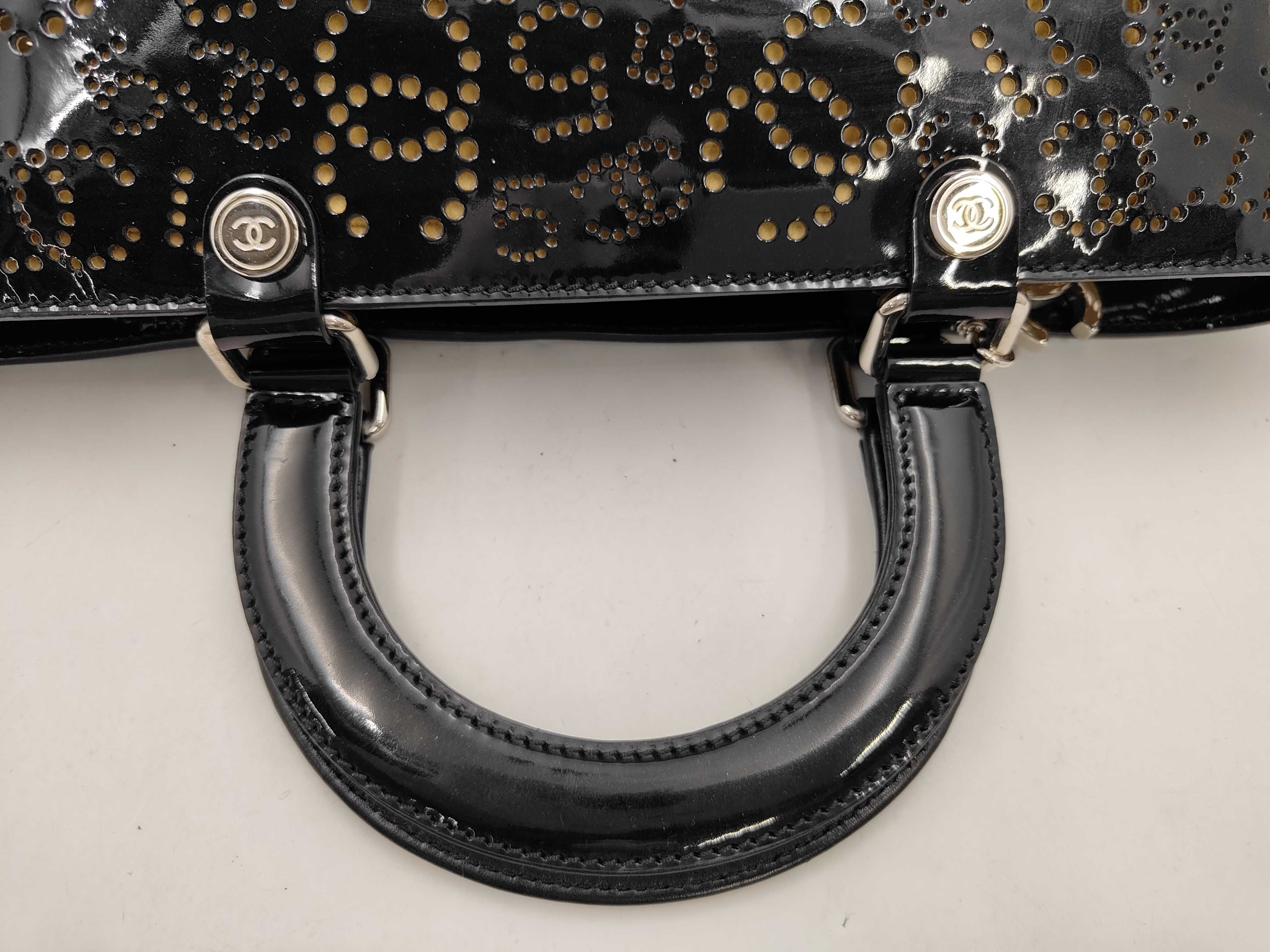 tote bag with perforated Coco Mark, patent leather, black, with serial number sticker. — view 5