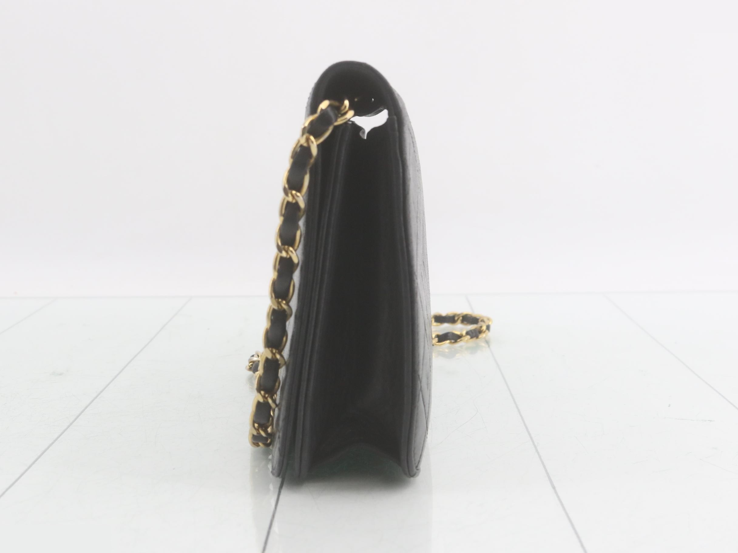 Matelassé (Bag) - Chain Shoulder Bag - Lambskin - Coco Mark - Black — view 3