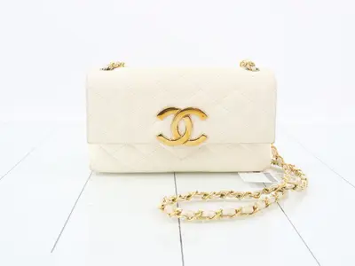 Matelassé Chain Shoulder Bag, White, Serial Number 0