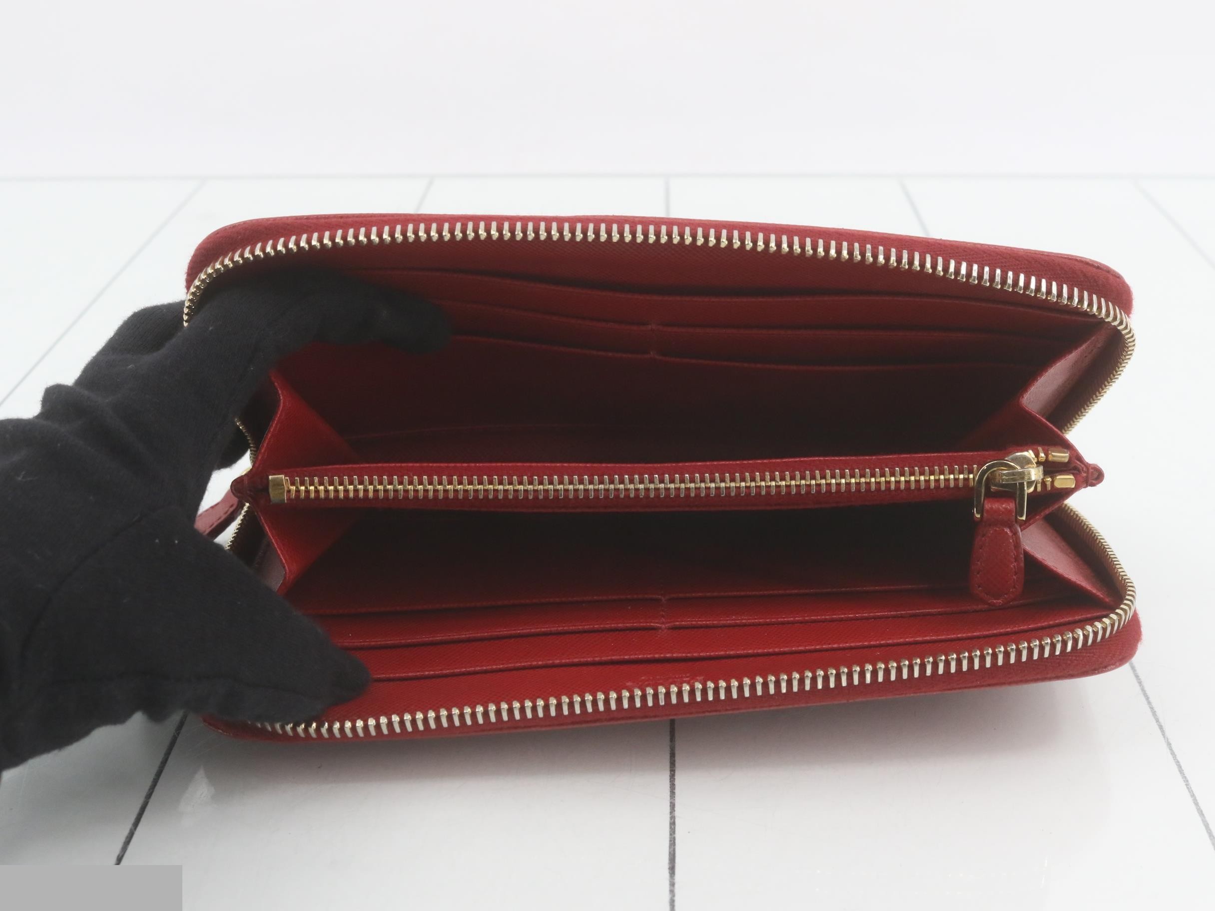 Saffiano Triangle Plate Round Zipper Long Wallet, Red — view 4