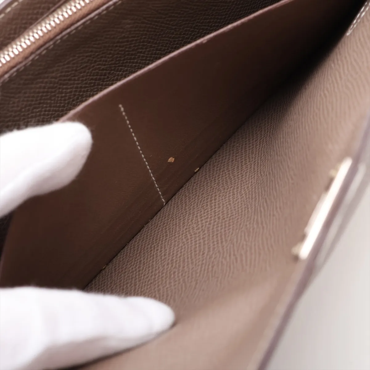 Kelly Wallet, Veau Epsom Leather, Long Wallet, Etoupe, Silver Hardware, M: 2009, Hardware is loose. — view 7