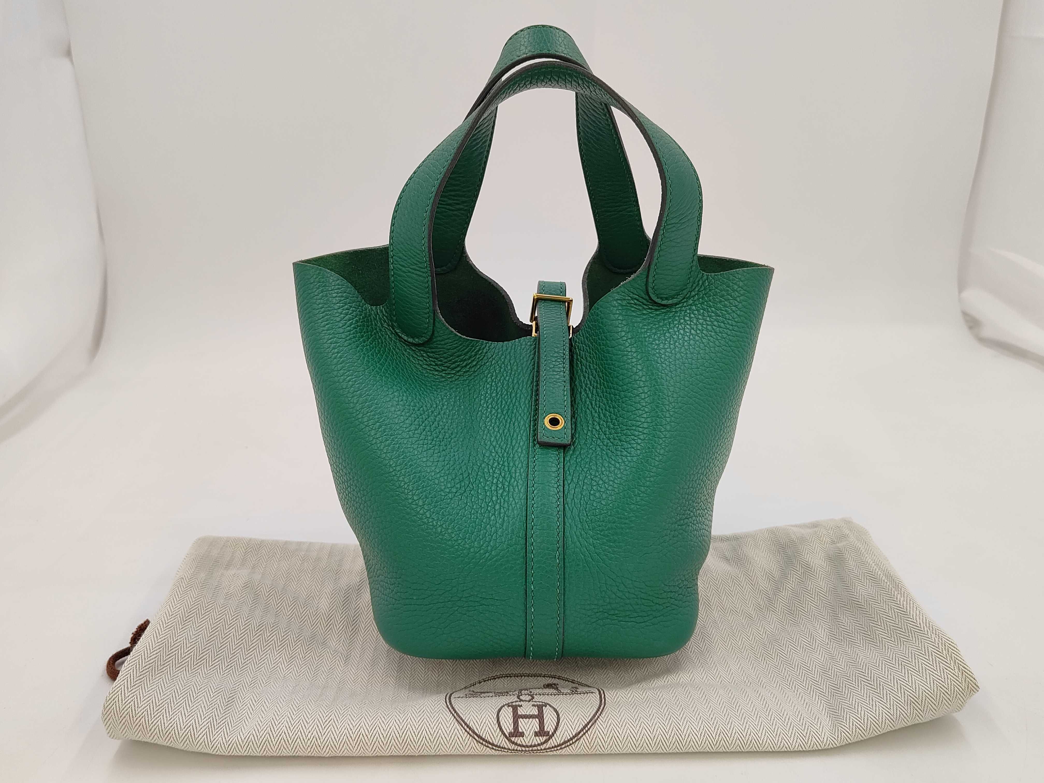 Picotin Lock 18 Handbag, Taurillon Clemence Leather, Vert Verdigo, Gold Hardware