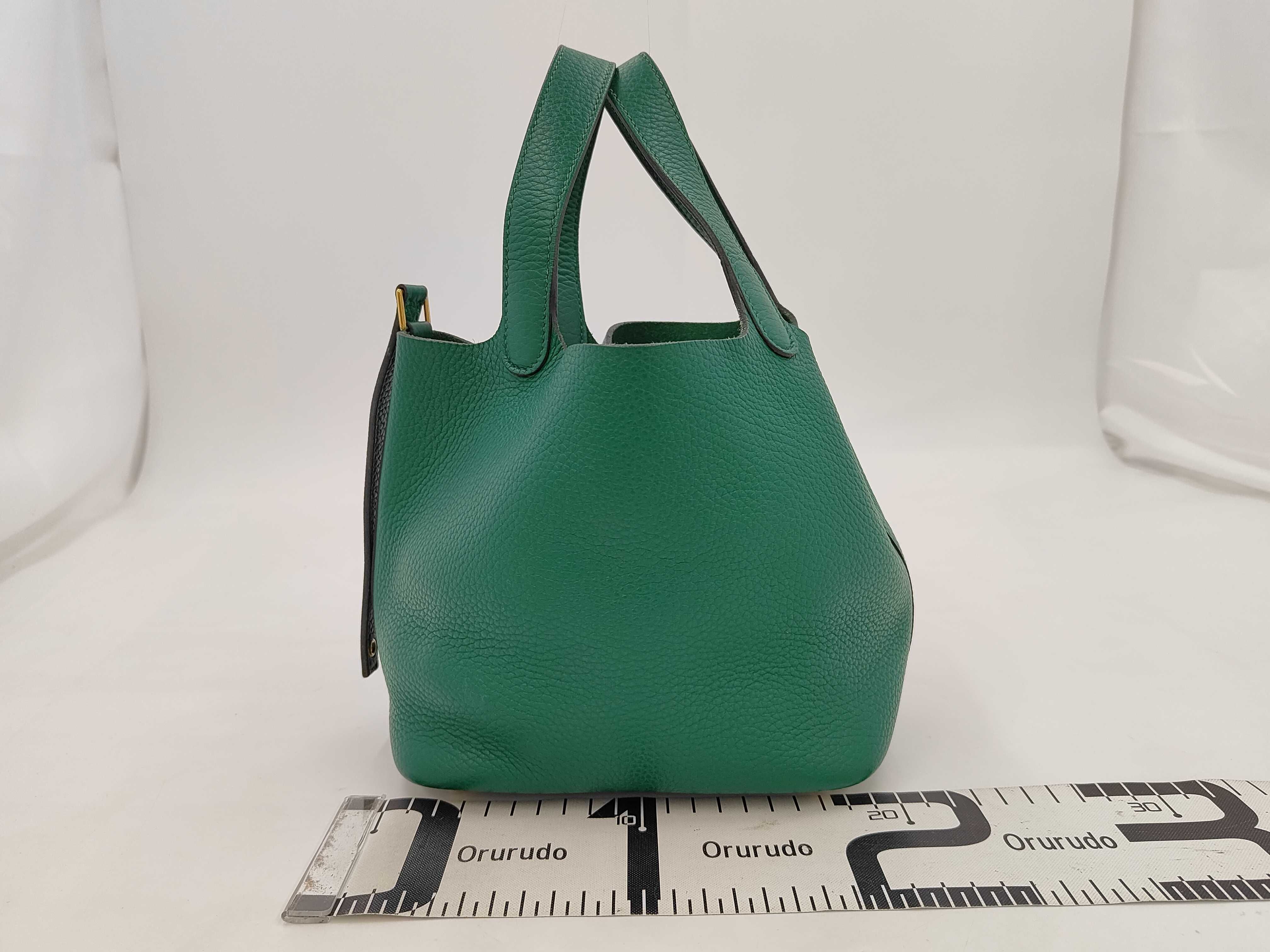 Picotin Lock 18 Handbag, Taurillon Clemence Leather, Vert Verdigo, Gold Hardware — view 2