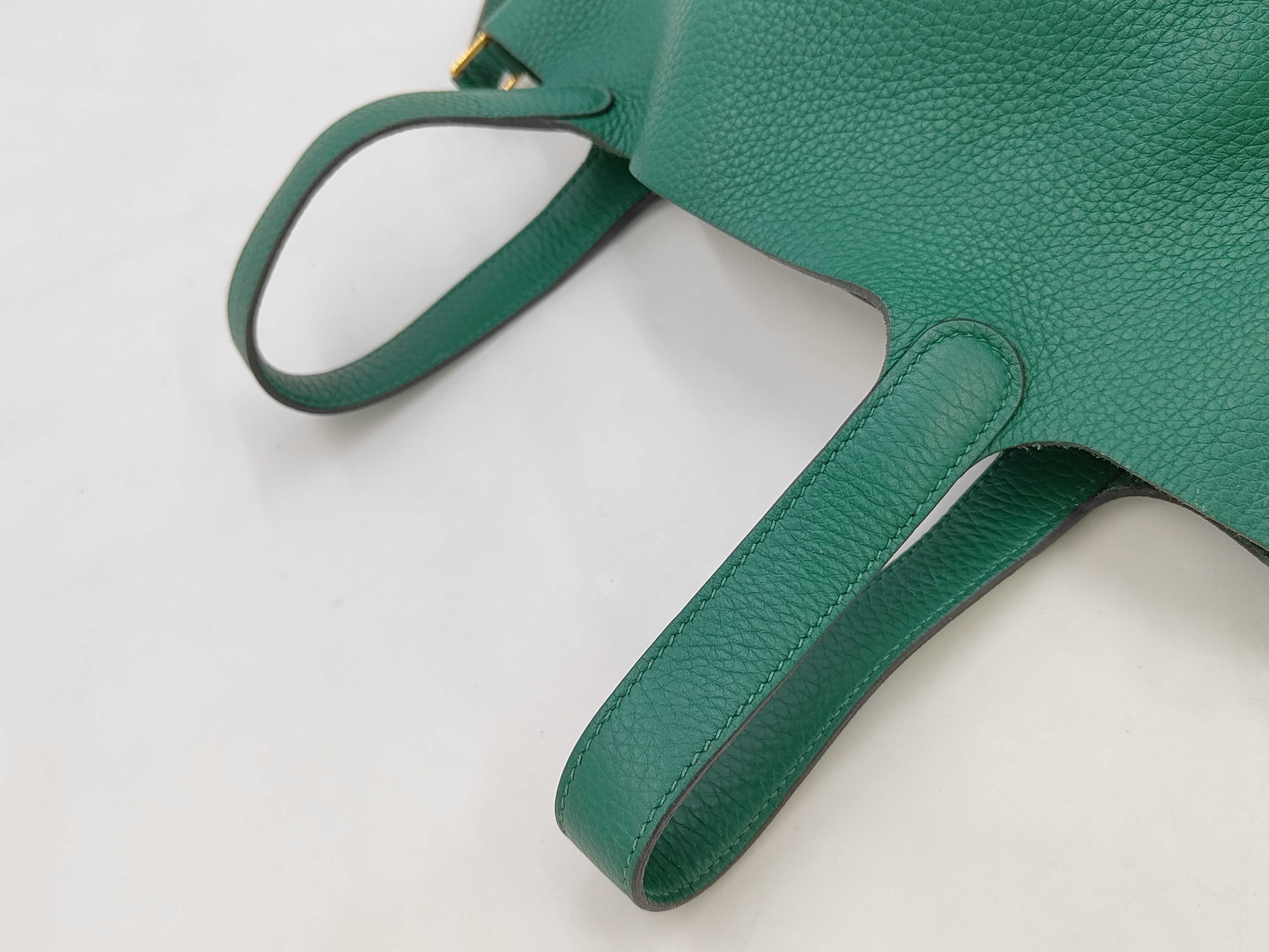 Picotin Lock 18 Handbag, Taurillon Clemence Leather, Vert Verdigo, Gold Hardware — view 3