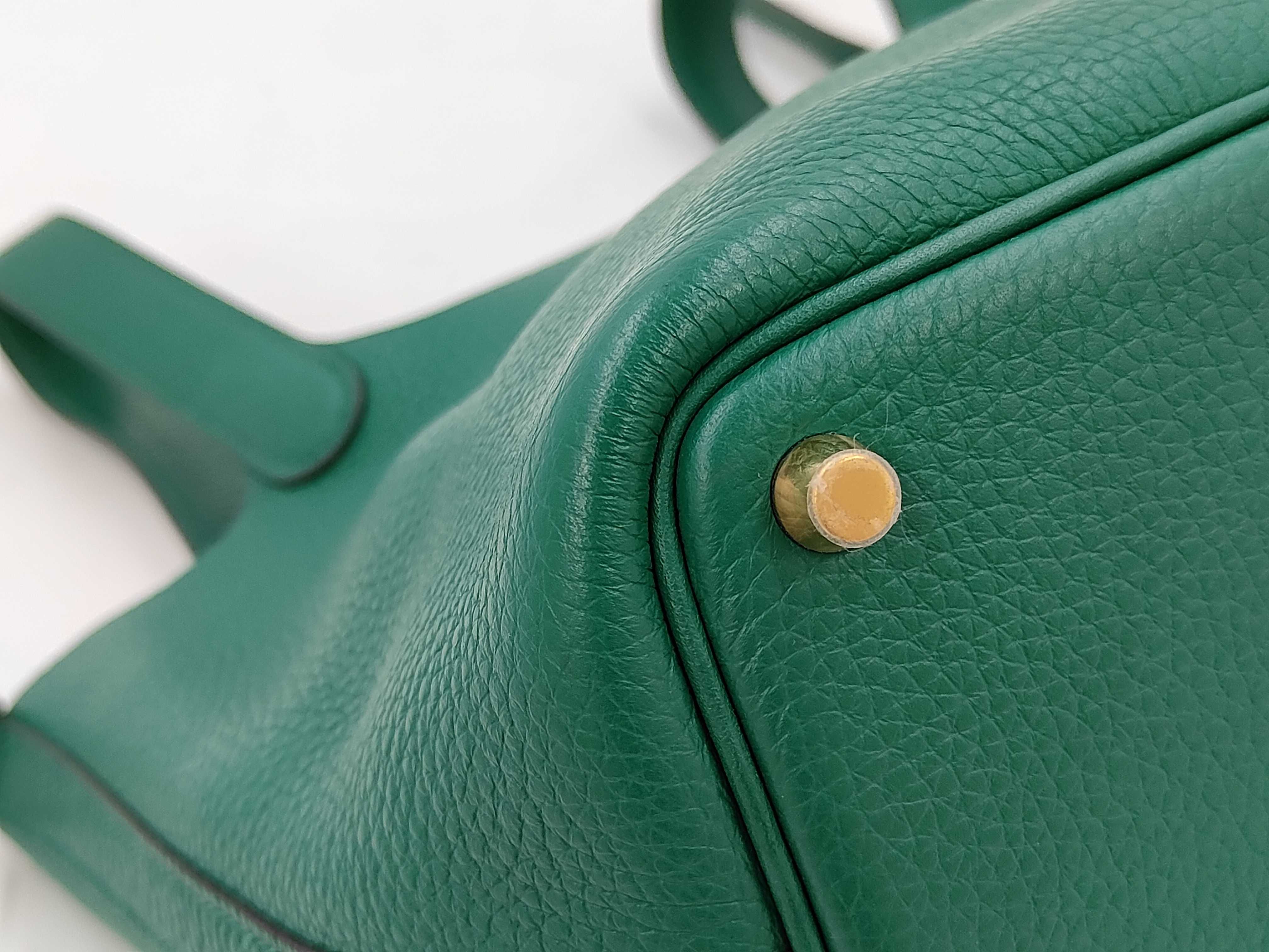 Picotin Lock 18 Handbag, Taurillon Clemence Leather, Vert Verdigo, Gold Hardware — view 6