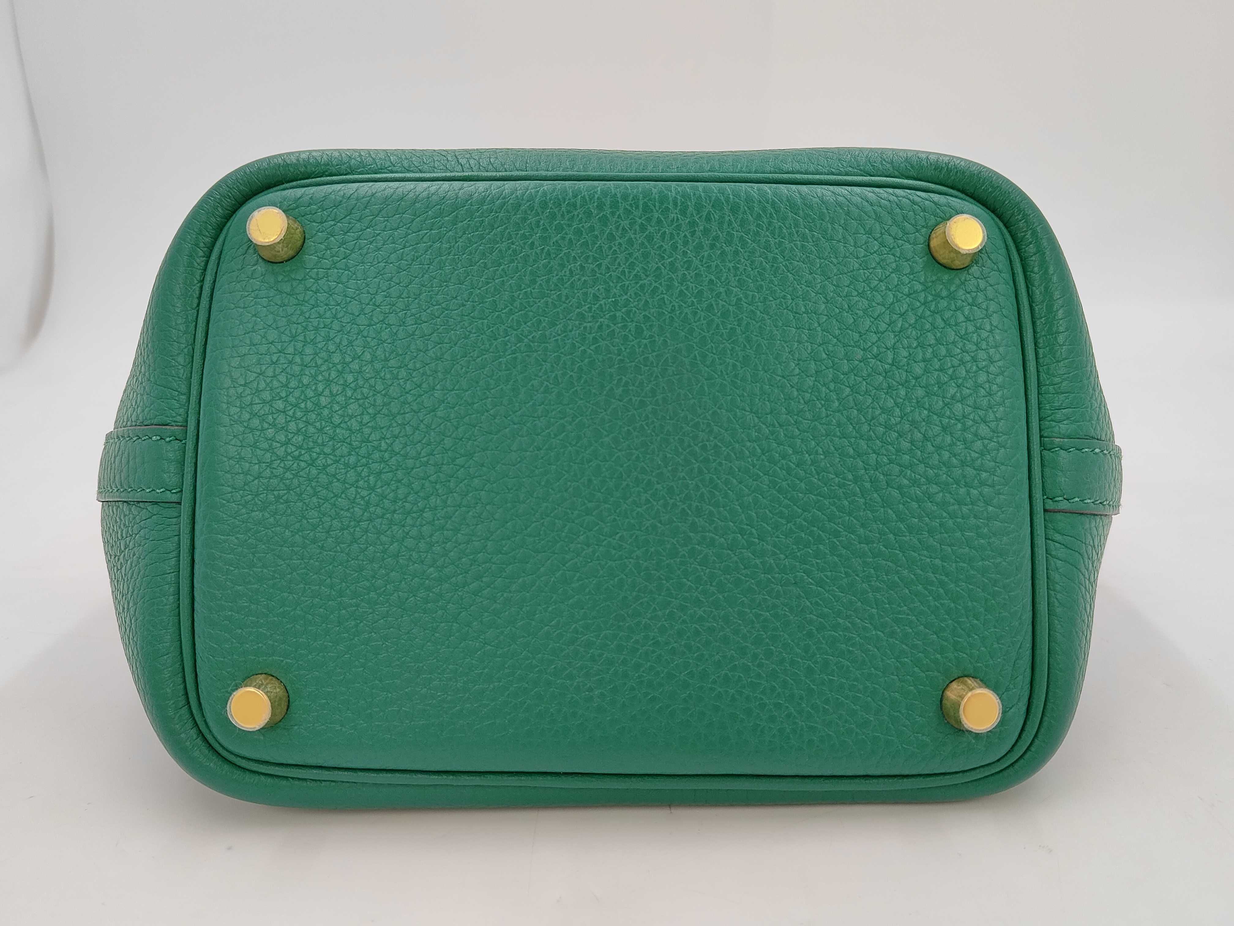 Picotin Lock 18 Handbag, Taurillon Clemence Leather, Vert Verdigo, Gold Hardware — view 7