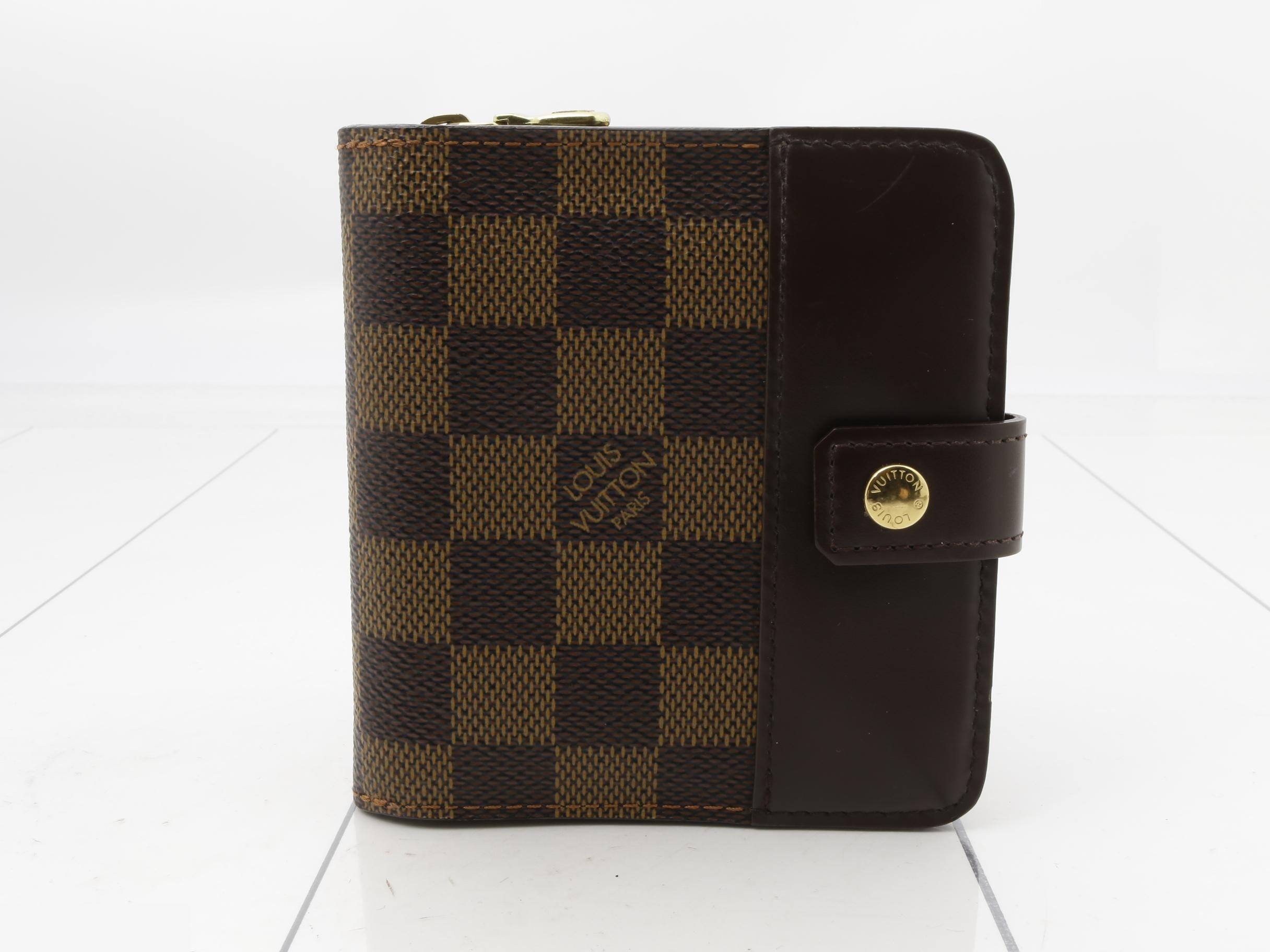 Compact Zip CA0095