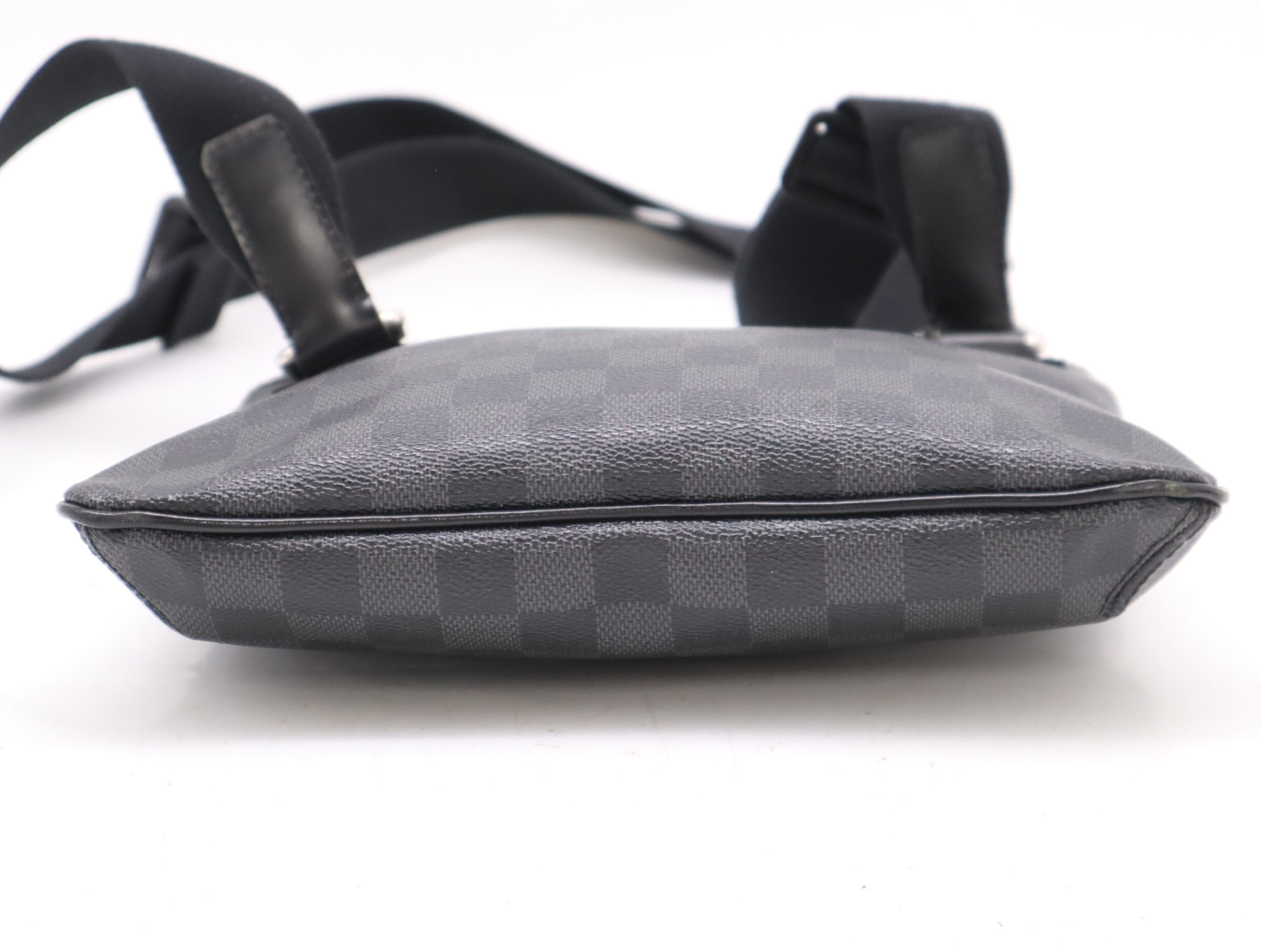 N58028 Graphite Thomas Shoulder Bag — view 4