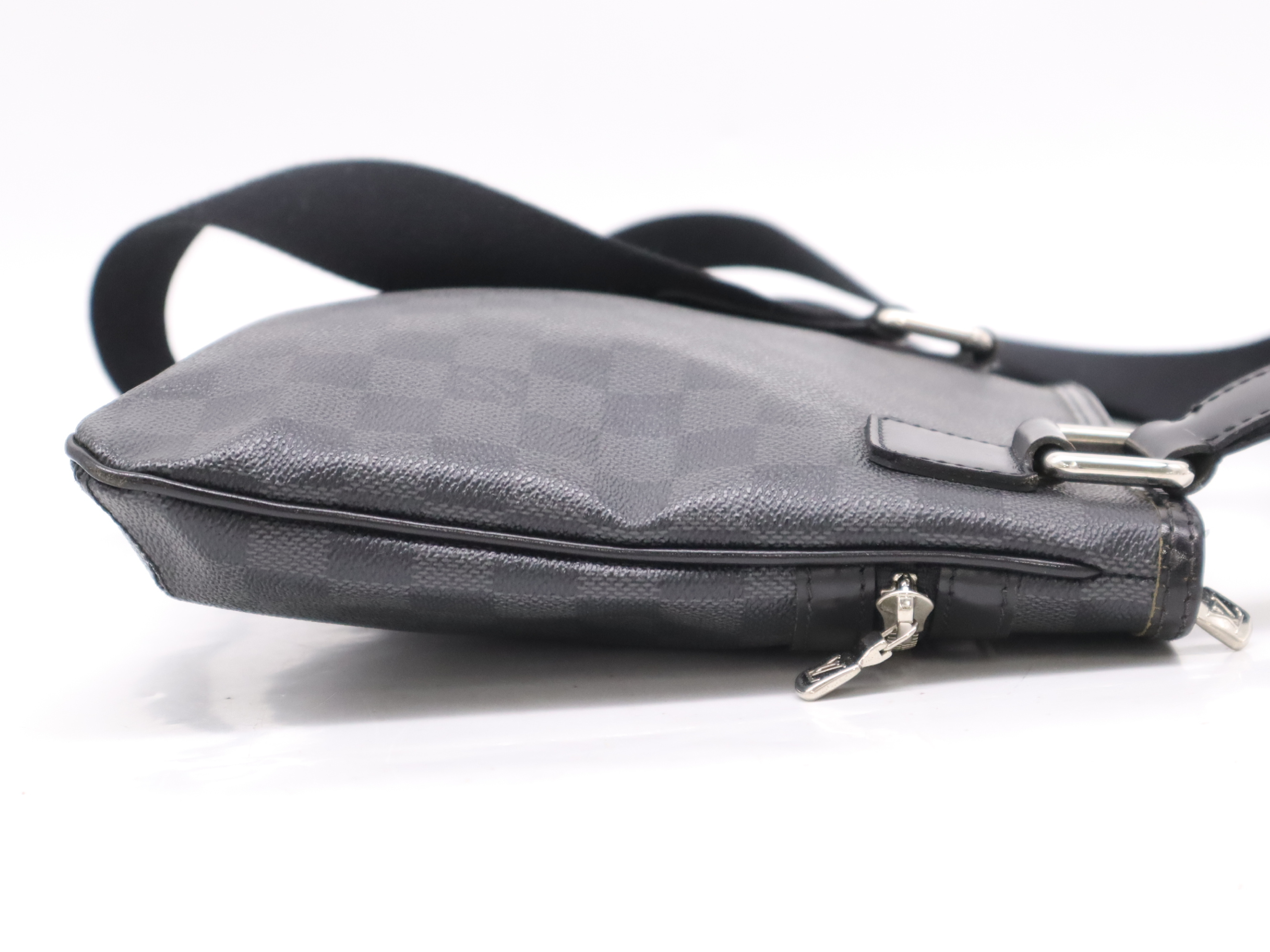 N58028 Graphite Thomas Shoulder Bag — view 5