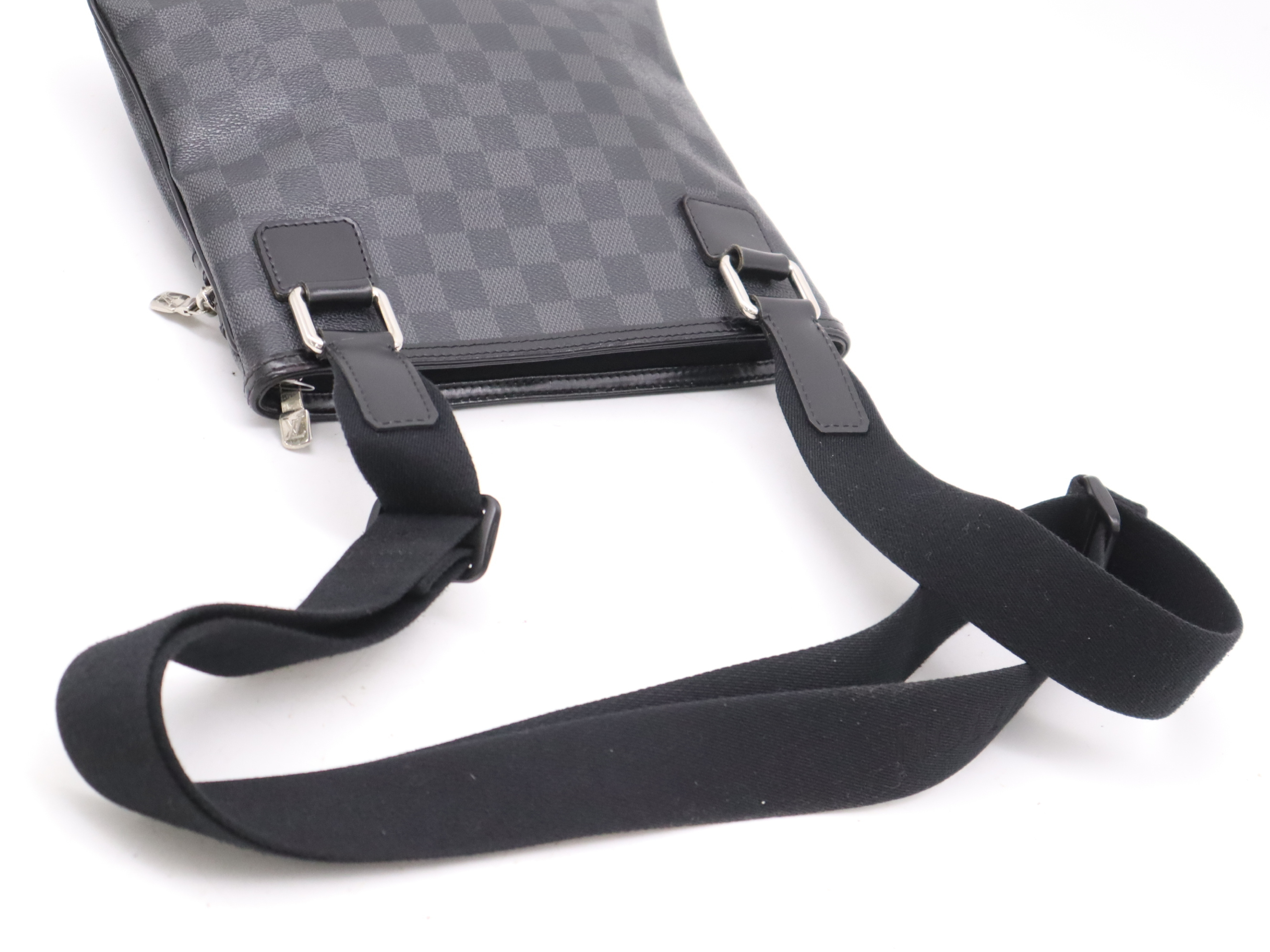 N58028 Graphite Thomas Shoulder Bag — view 6