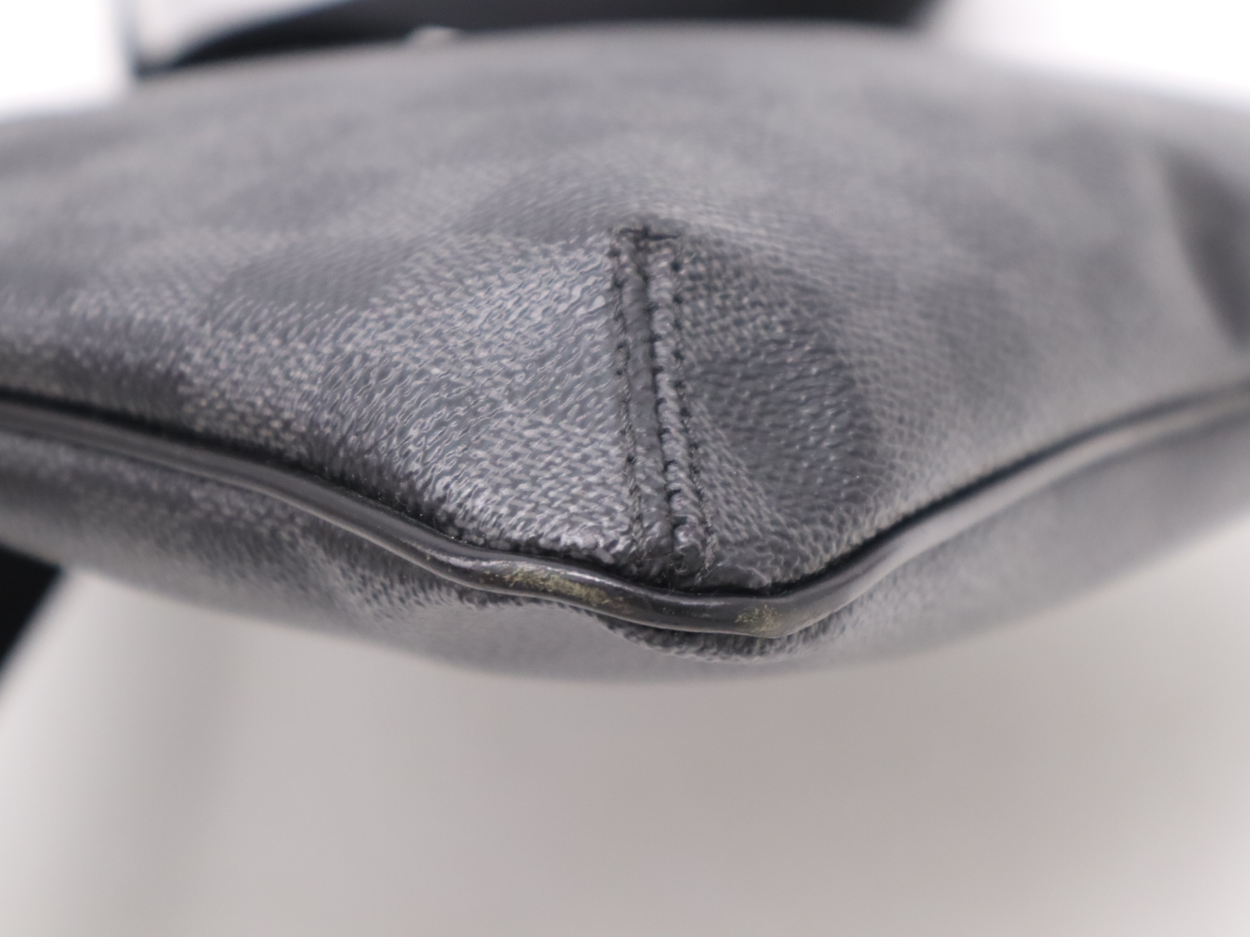 N58028 Graphite Thomas Shoulder Bag — view 10
