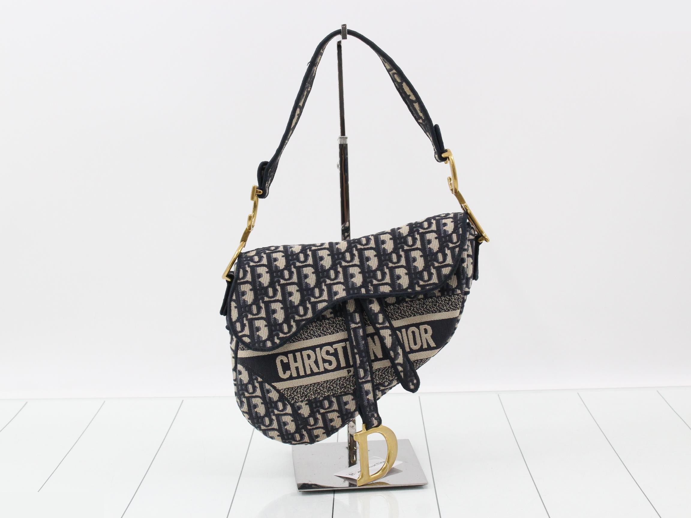 Oblique Saddle One-Shoulder Bag