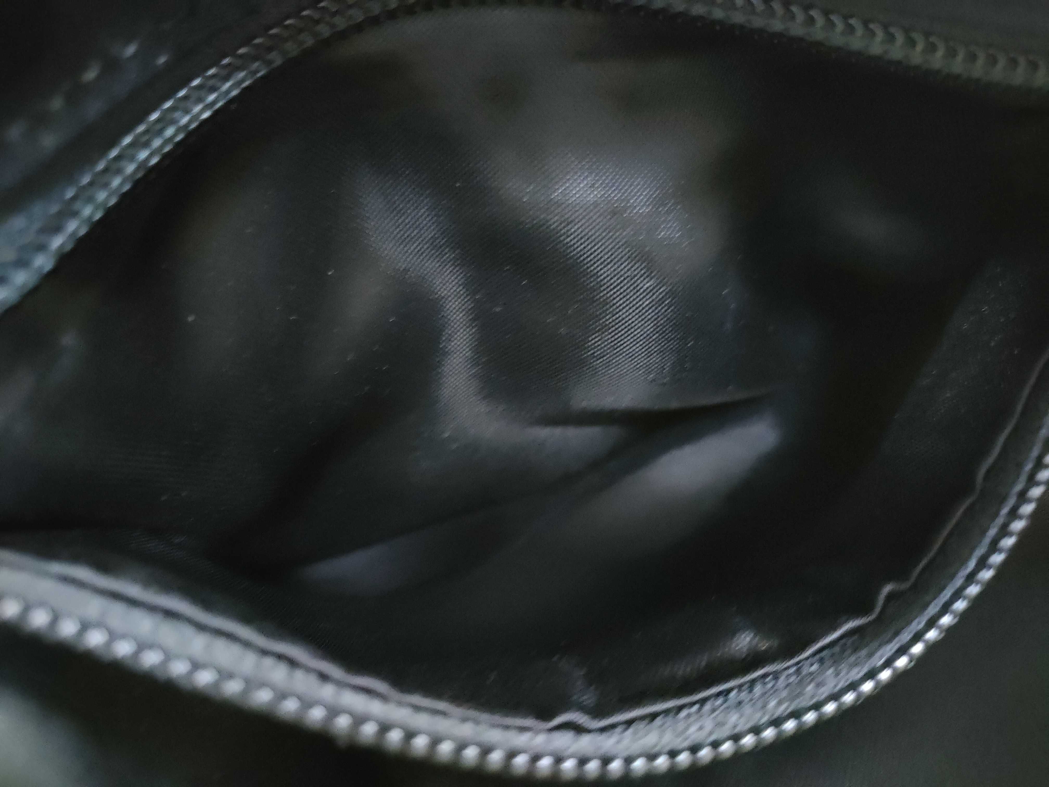 Anagram Leather Shoulder Bag Gold — view 11
