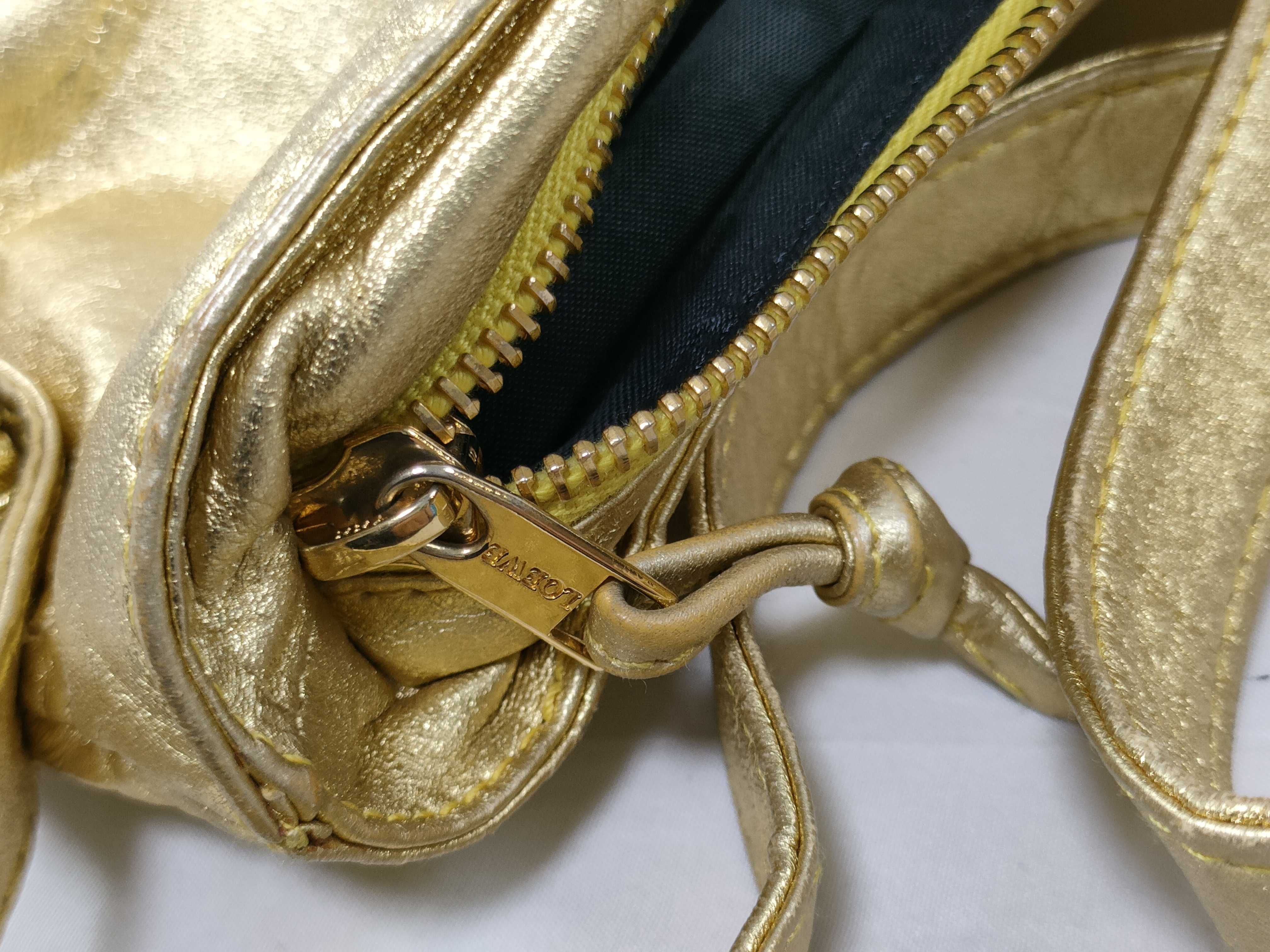 Anagram Leather Shoulder Bag Gold — view 14
