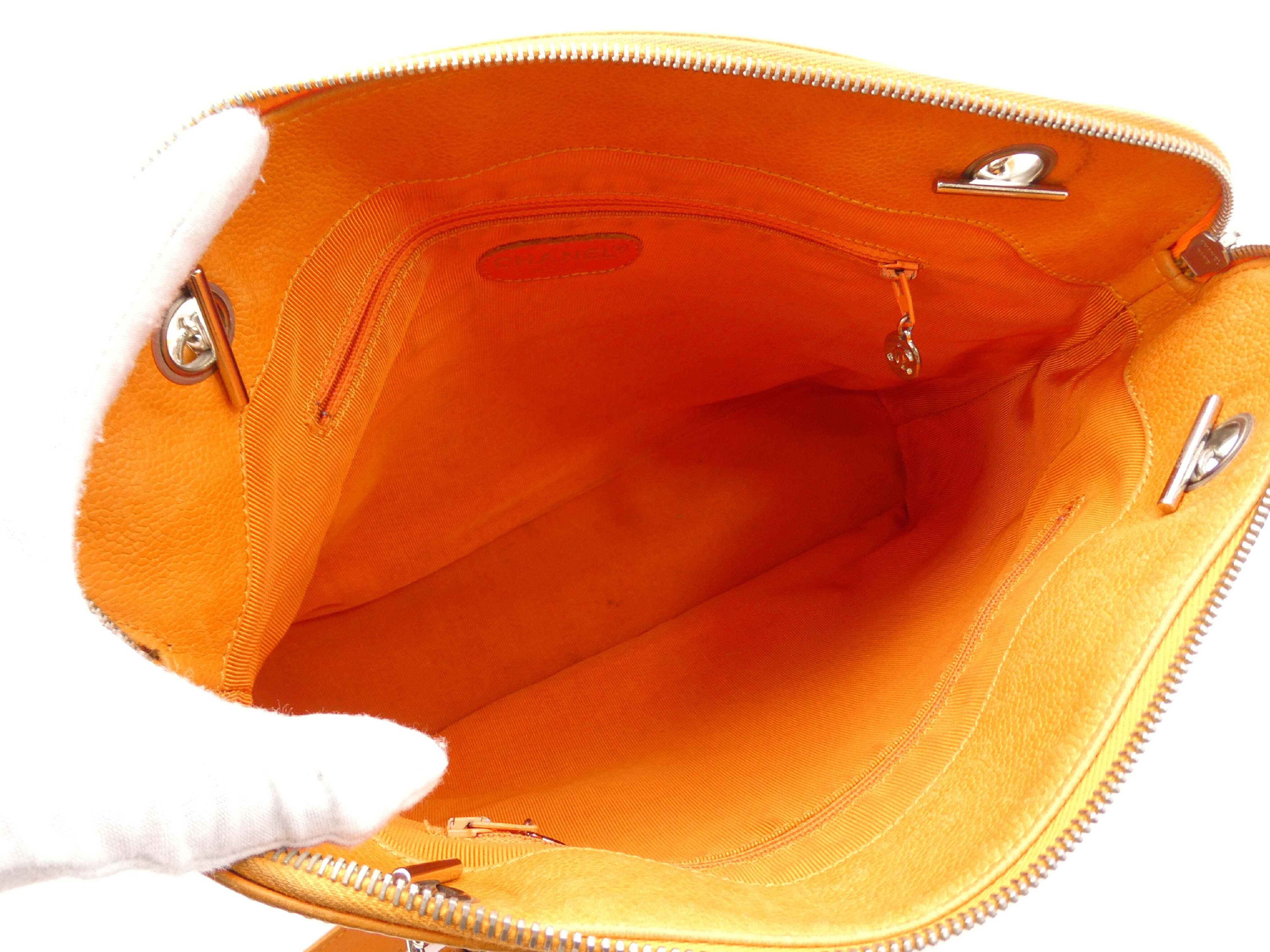 Caviar Skin Logo Chain Shoulder Bag — view 7