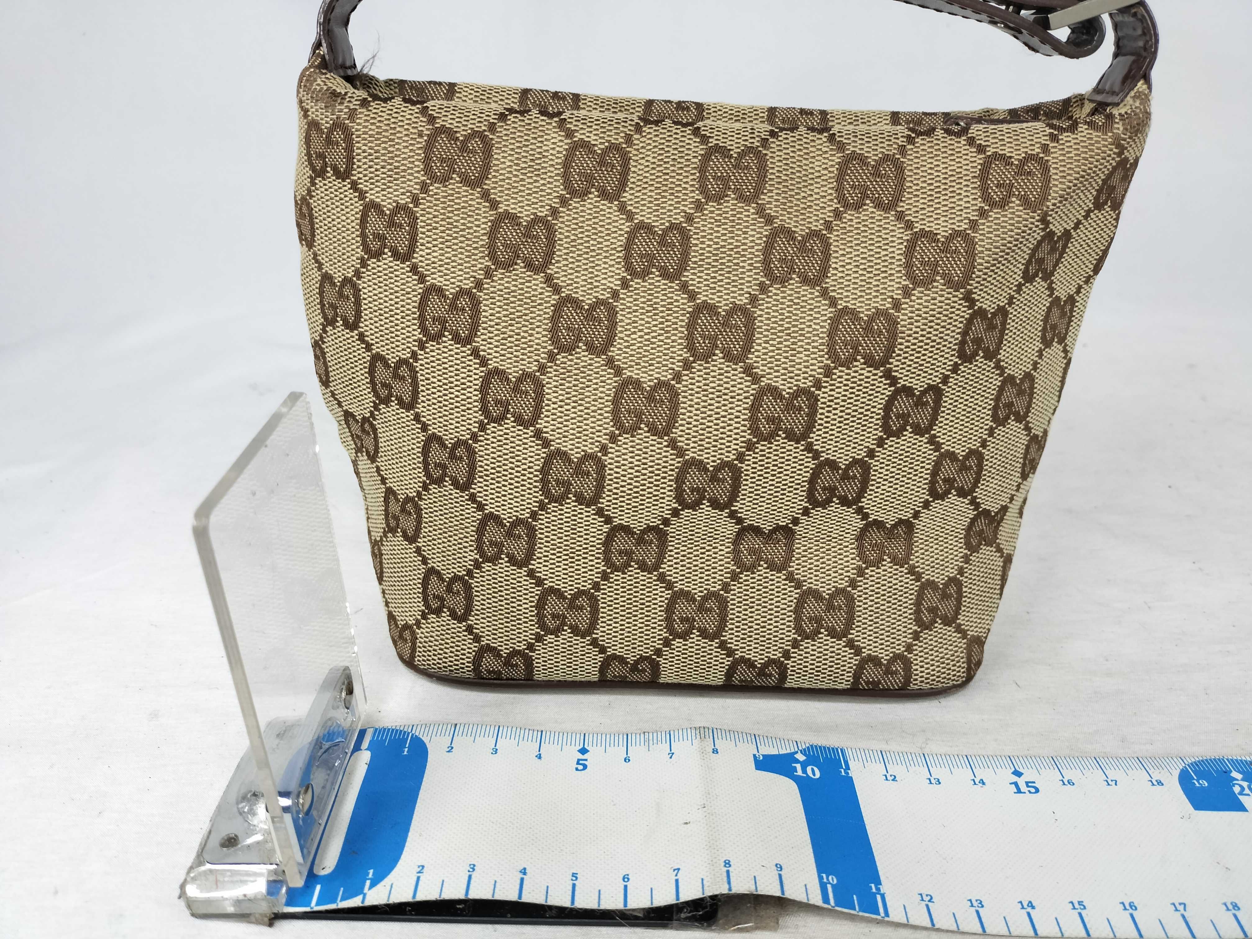 GG Canvas Handbag, Gucci Handbag with GG Pattern Canvas — view 2