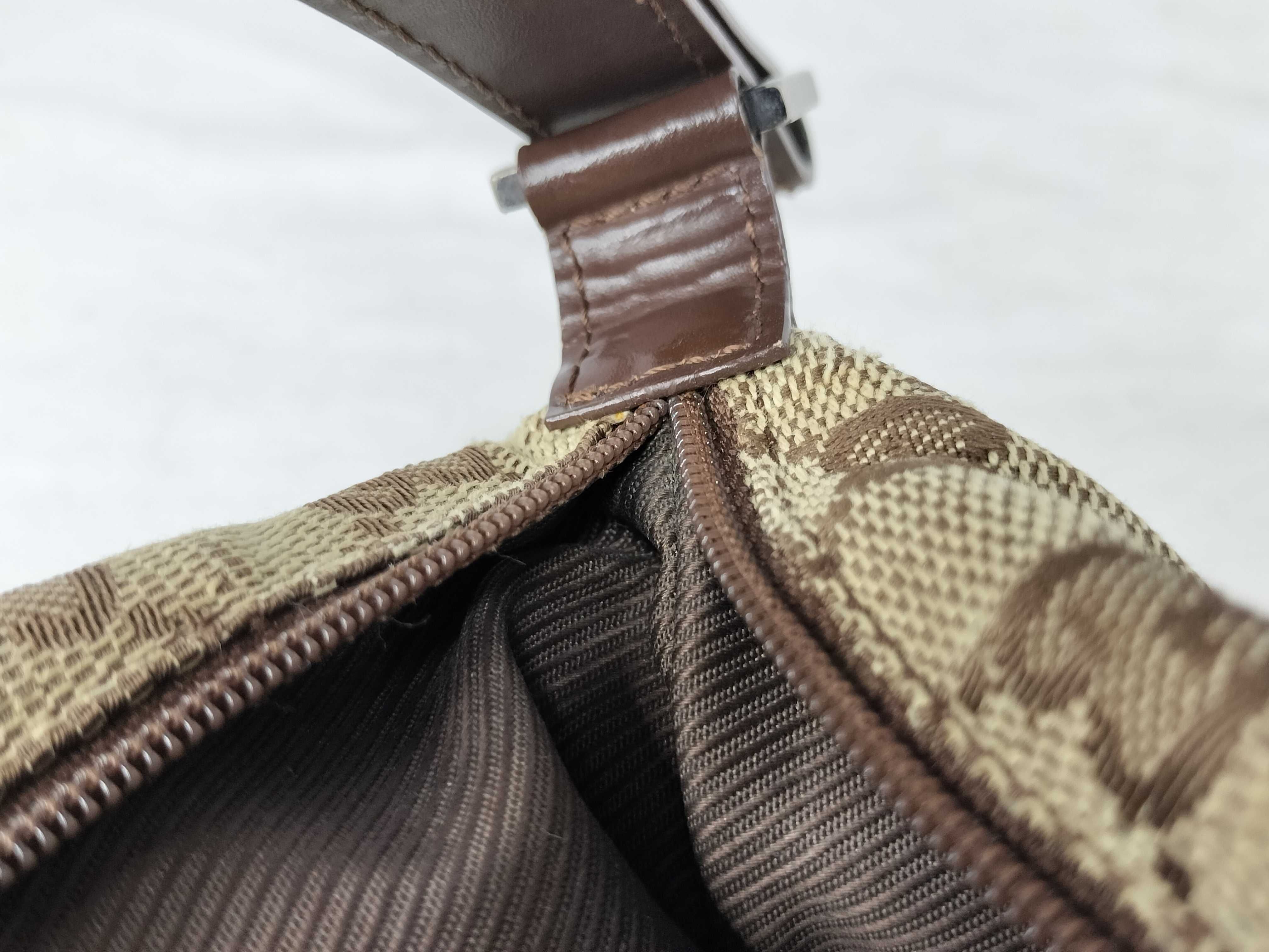 GG Canvas Handbag, Gucci Handbag with GG Pattern Canvas — view 9