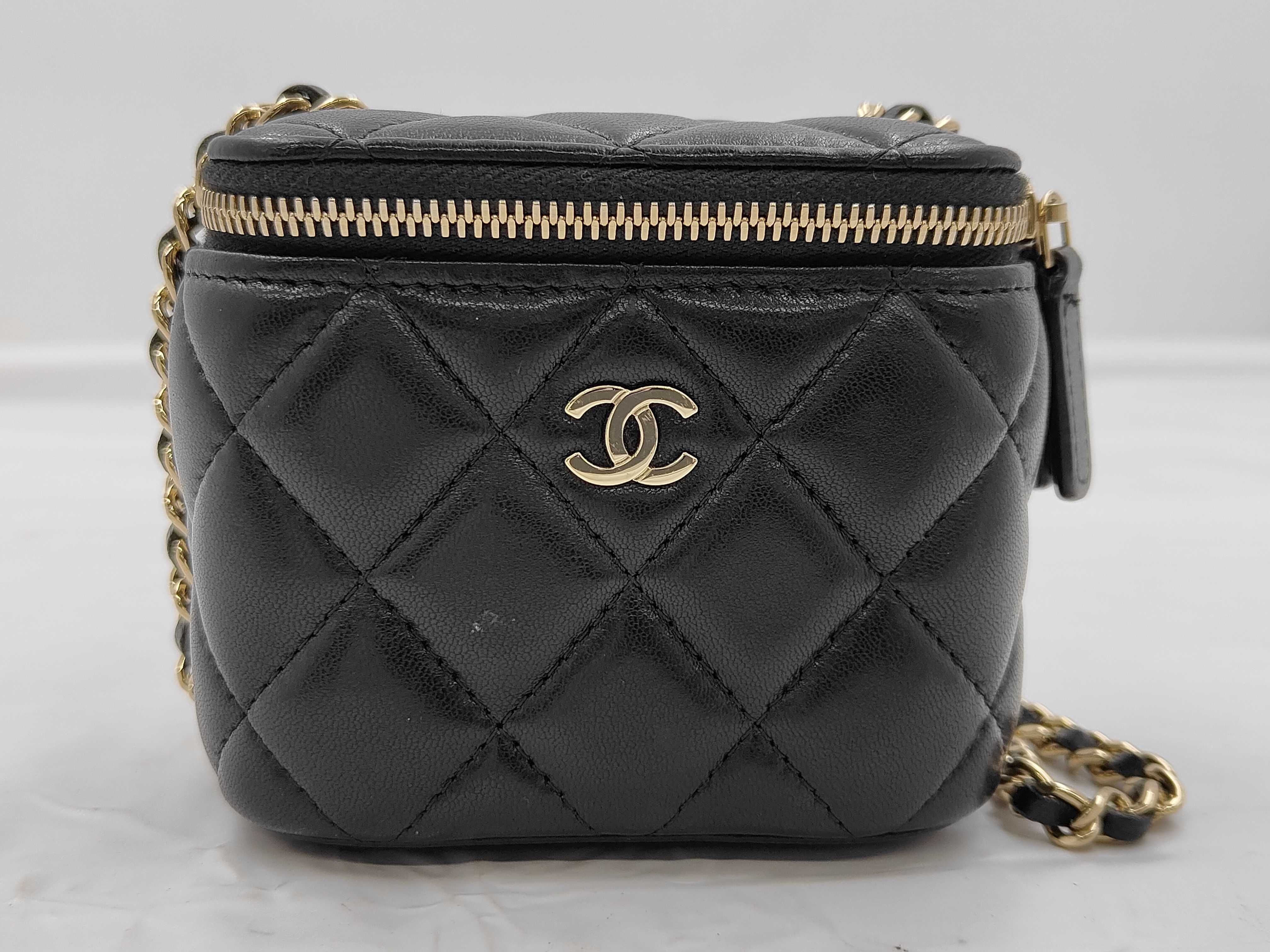 Matelassé Vanity Chain Shoulder Bag