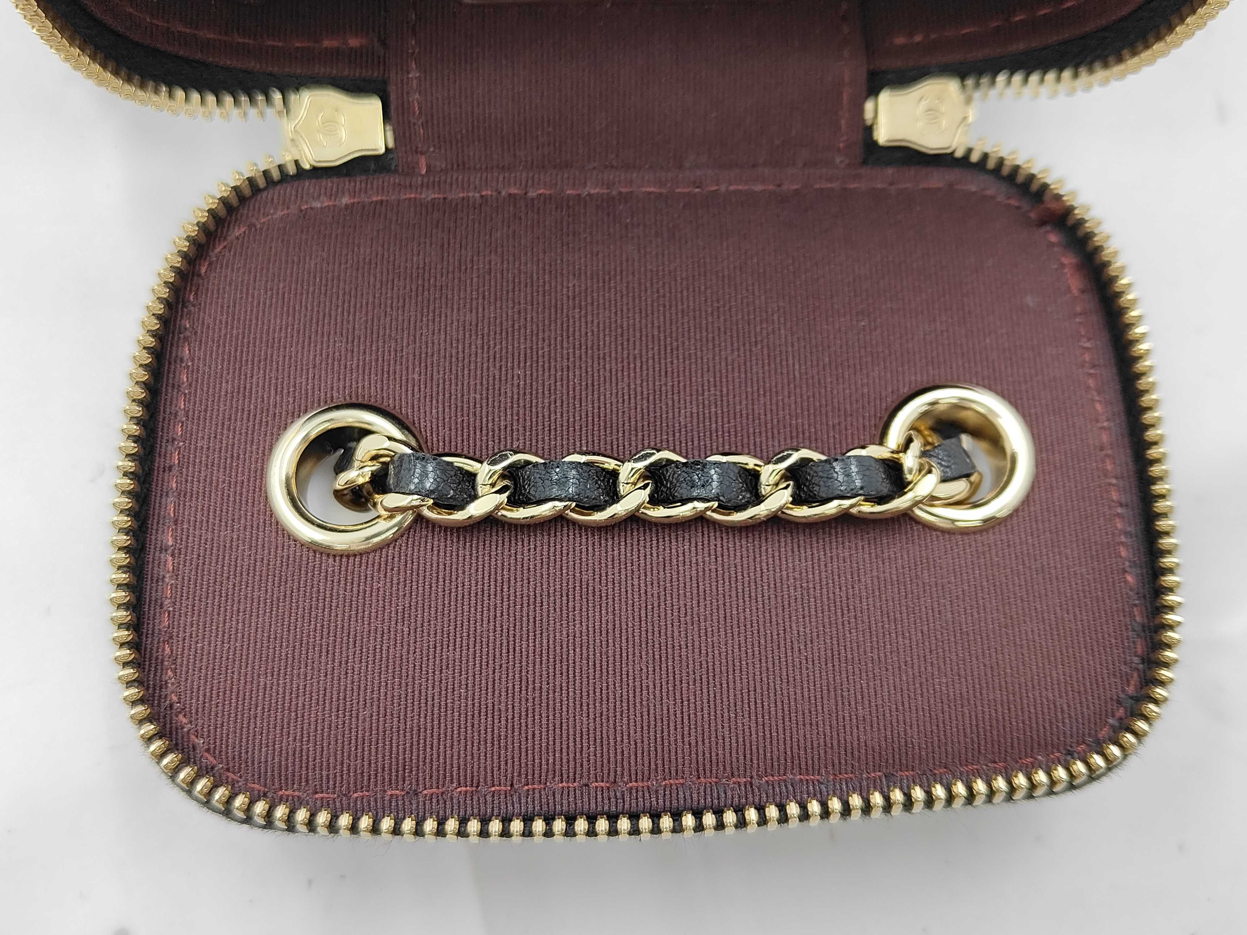 Matelassé Vanity Chain Shoulder Bag — view 8