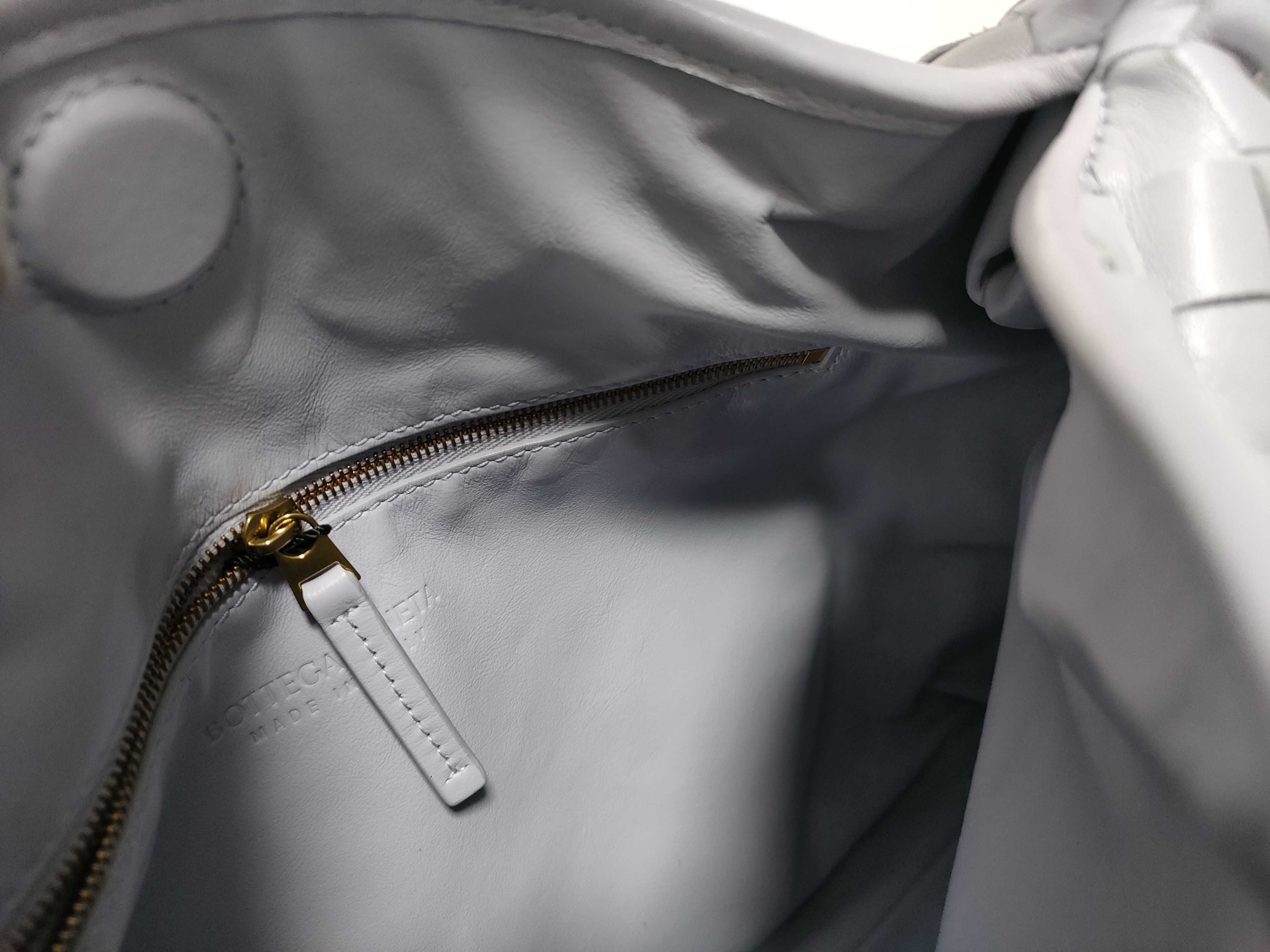 Hop Intrecciato Shoulder Bag — view 10
