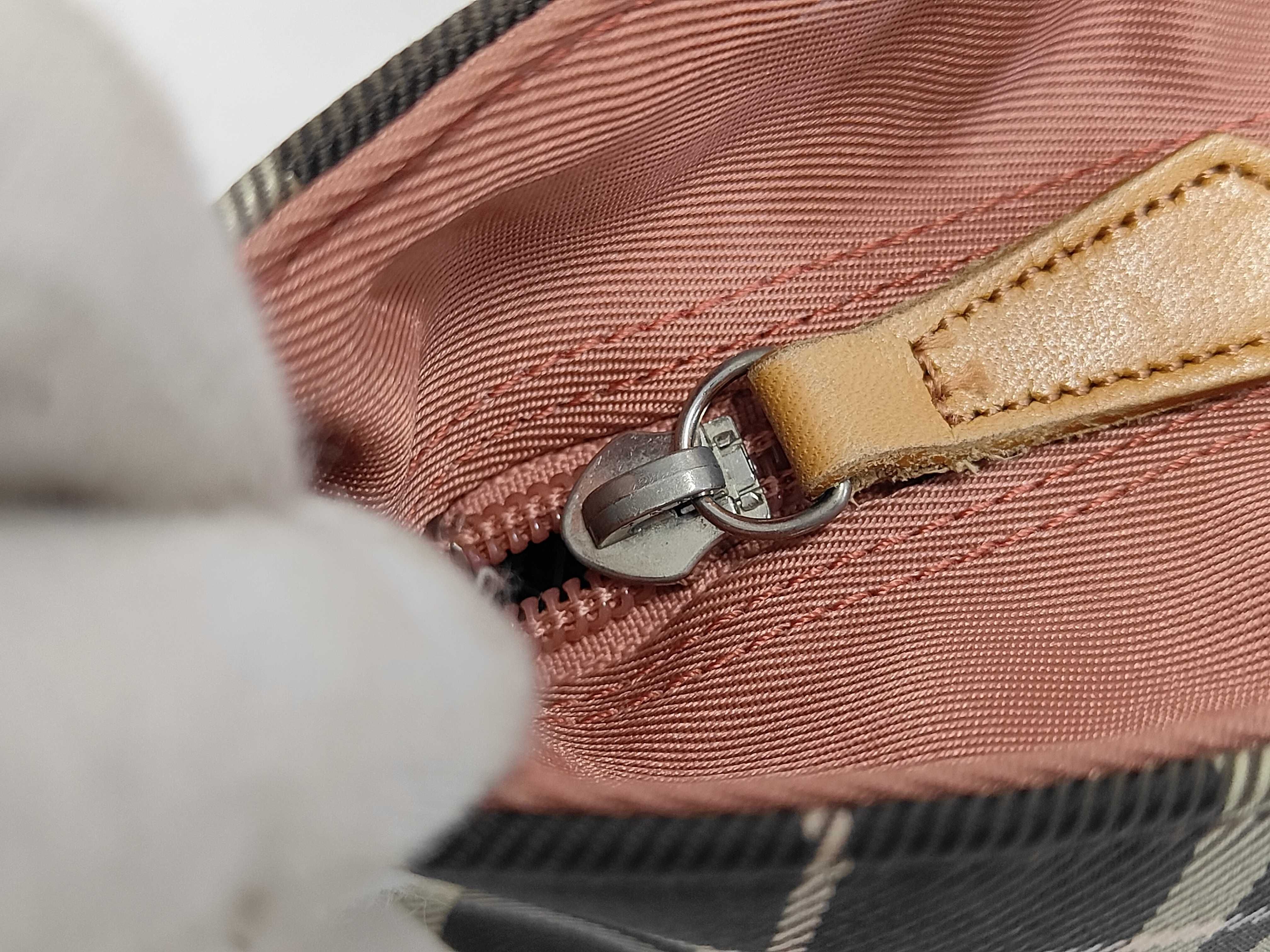 Nova Check Pattern Nylon Tote Bag Handbag — view 8