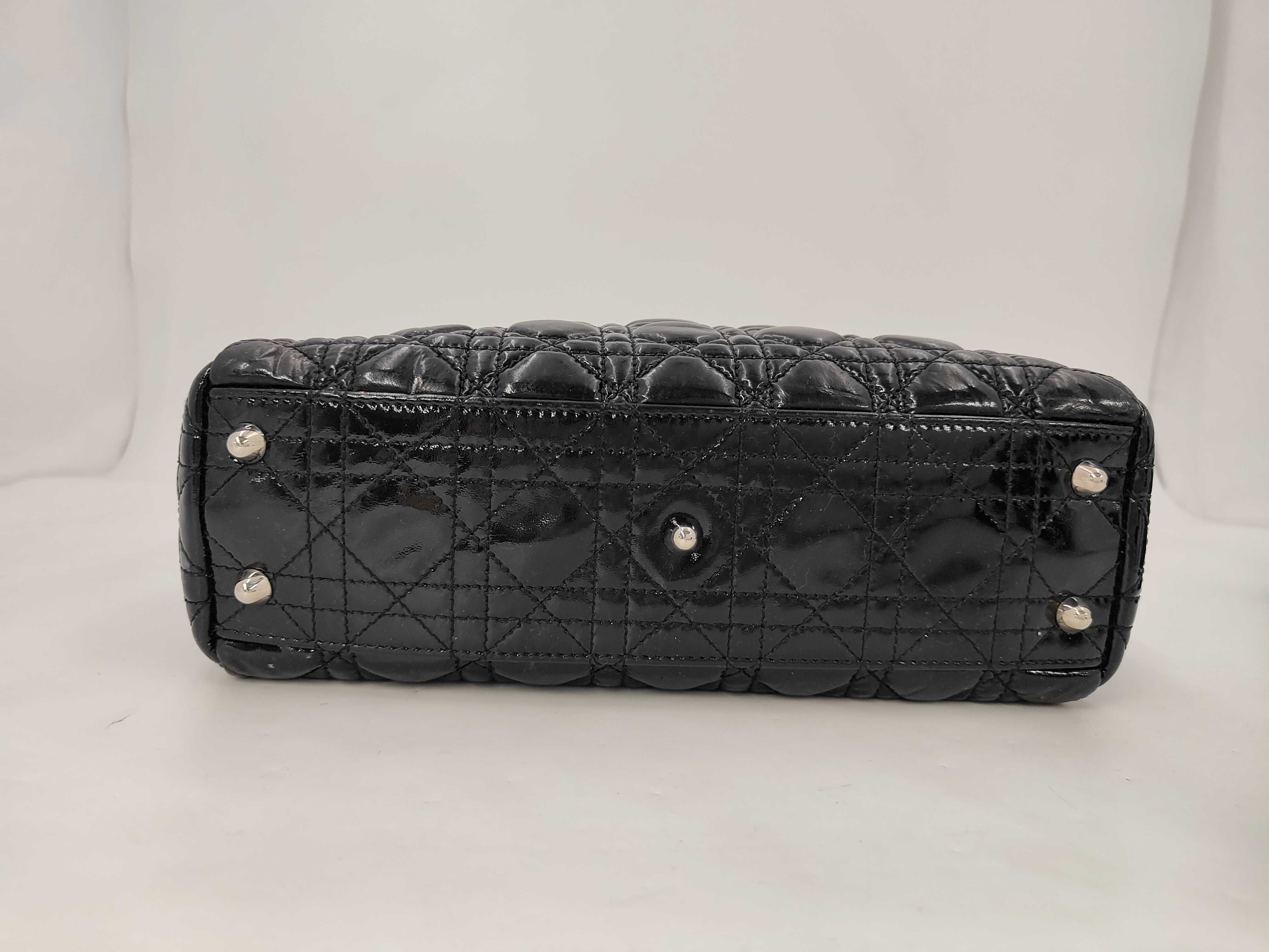 handbag — view 3