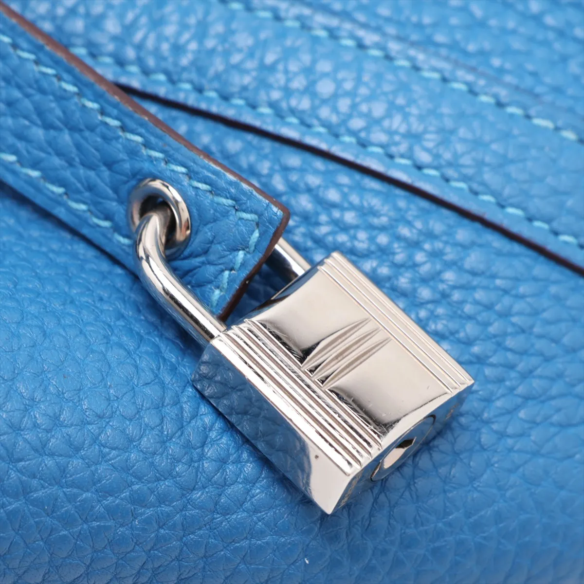 Picotin Lock 18 PM, Taurillon Clemence leather, Mykonos pattern, silver hardware, O: 2011, no key included. — view 9
