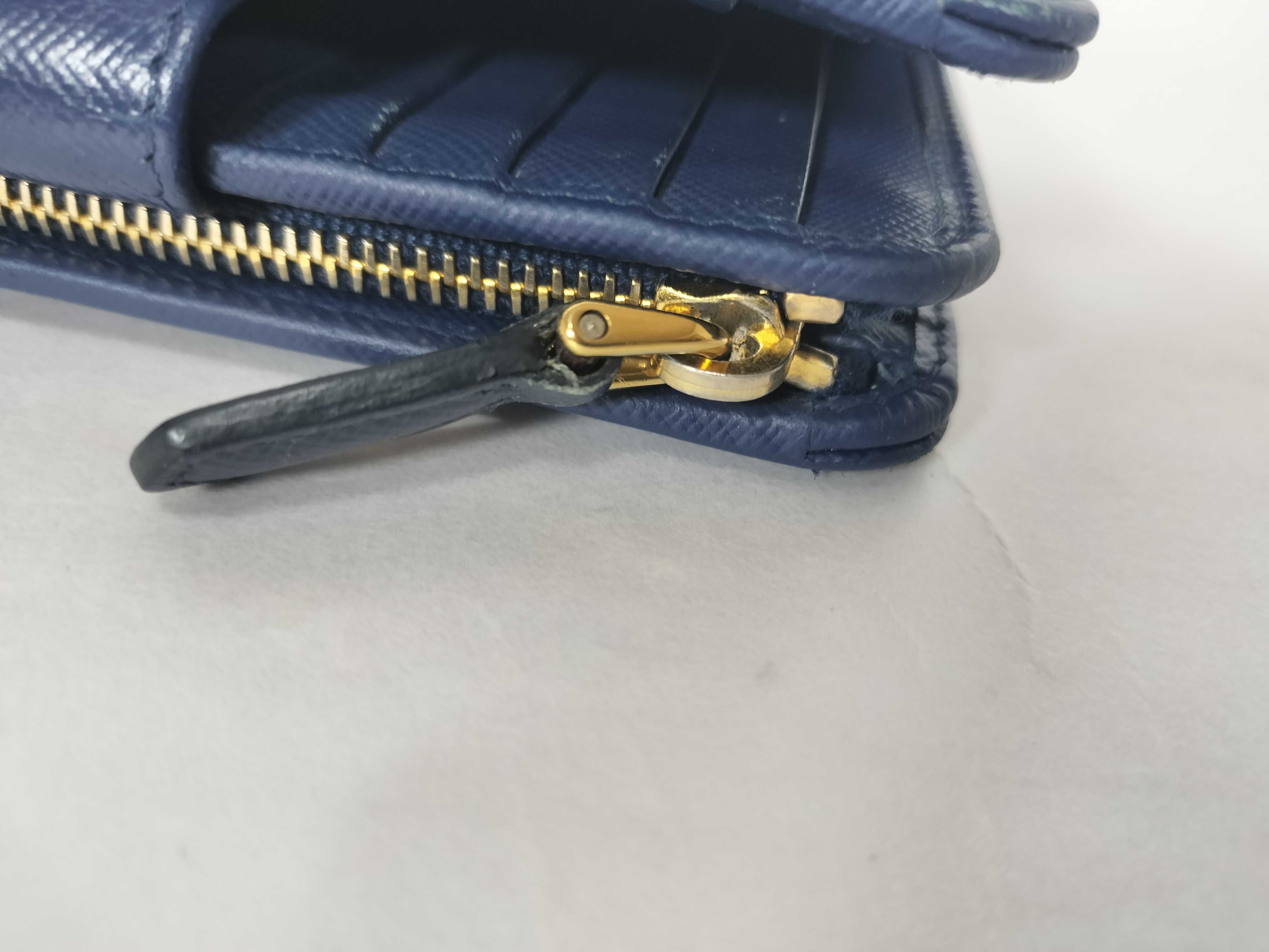 Zip Card Holder, Black with Gold Hardware, Card Case — view 10
