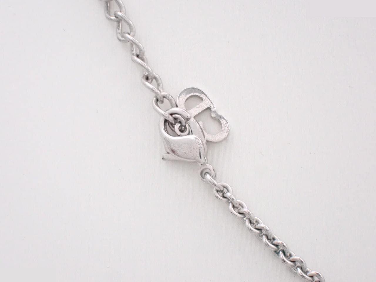 Other items: Precious metal necklaces and pendant chains, approximately 43 cm. — view 2