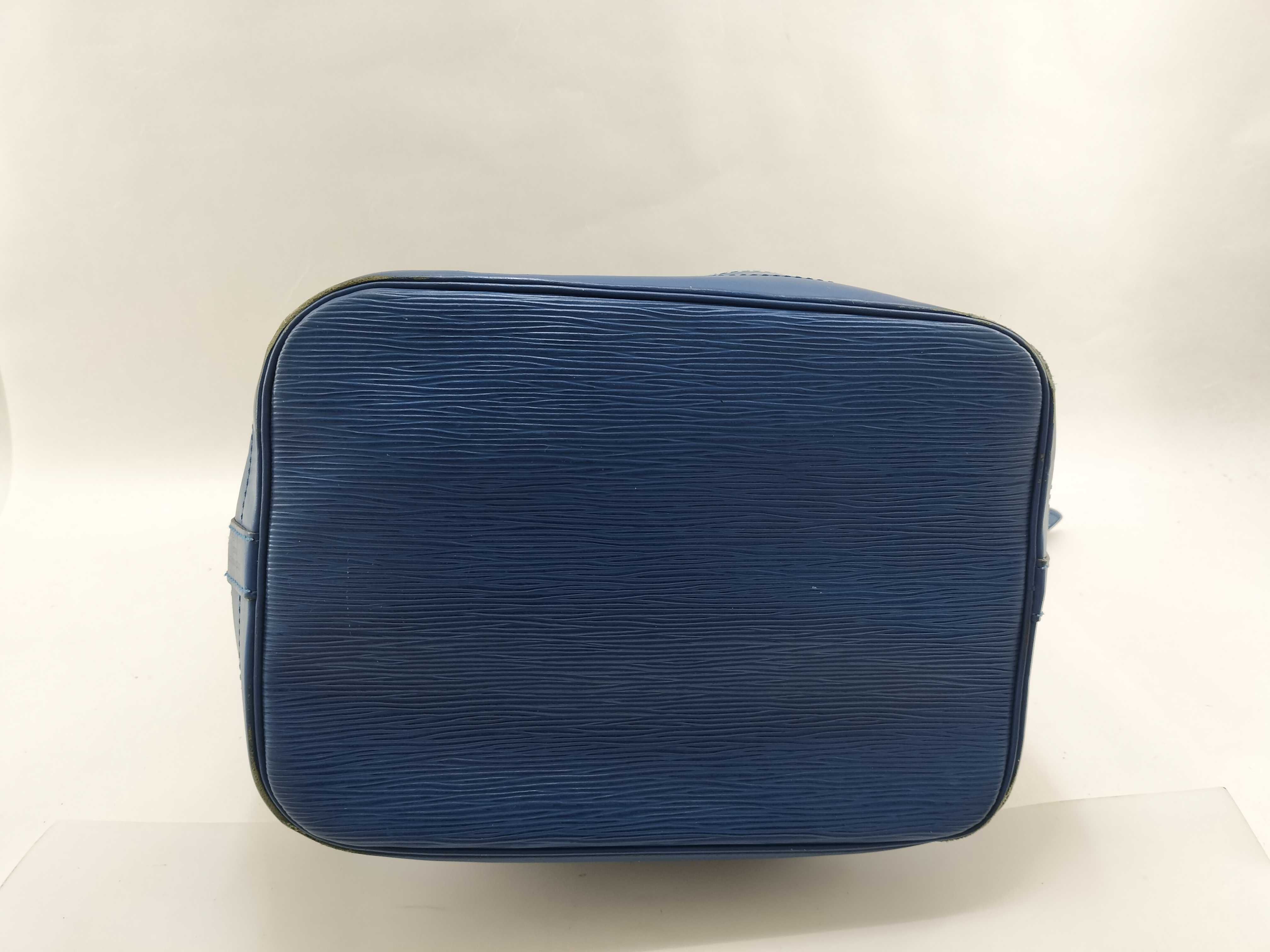 Epi Leather Noe Shoulder Bag M44005 AR1904 — view 3