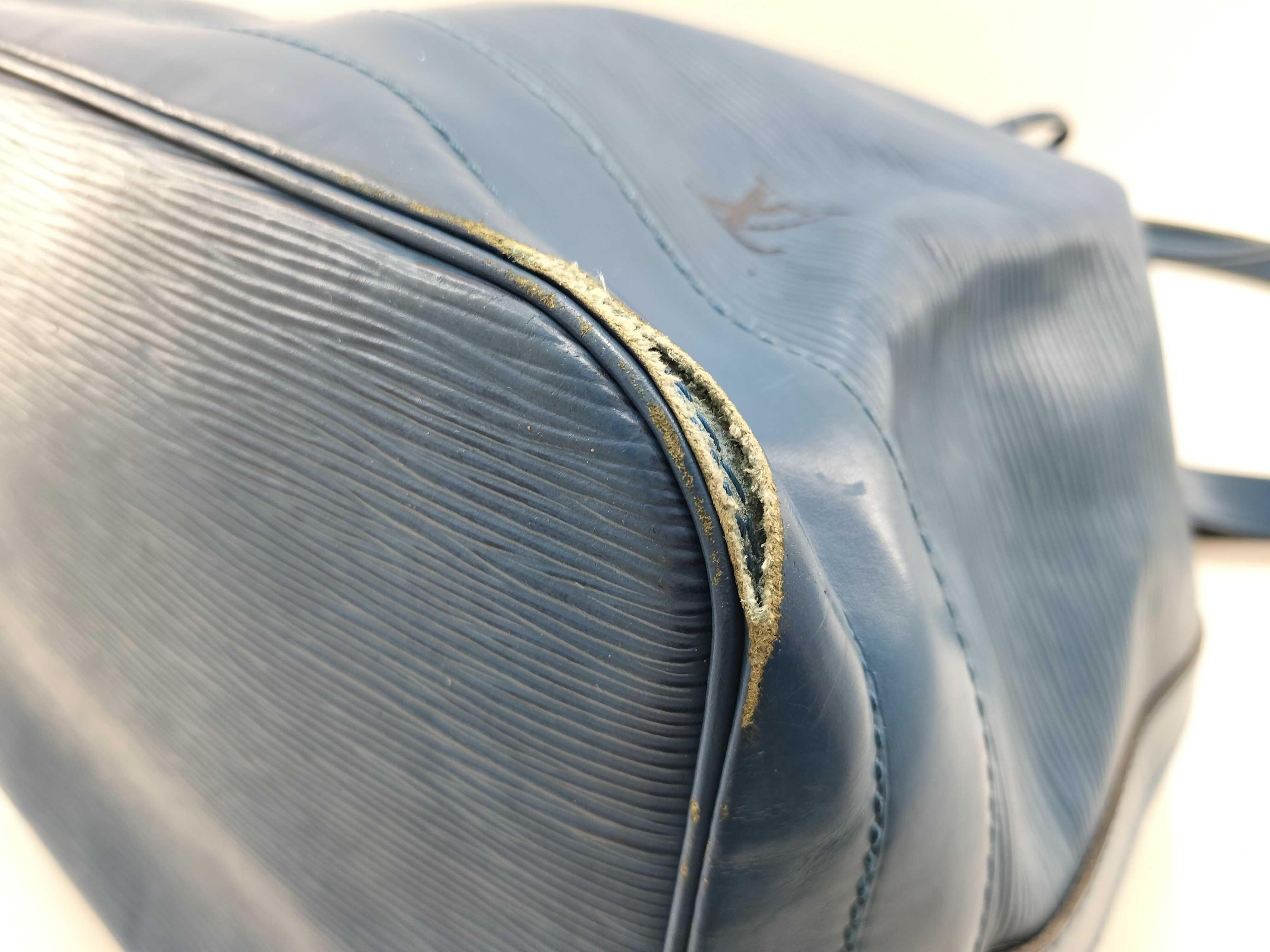 Epi Leather Noe Shoulder Bag M44005 AR1904 — view 4