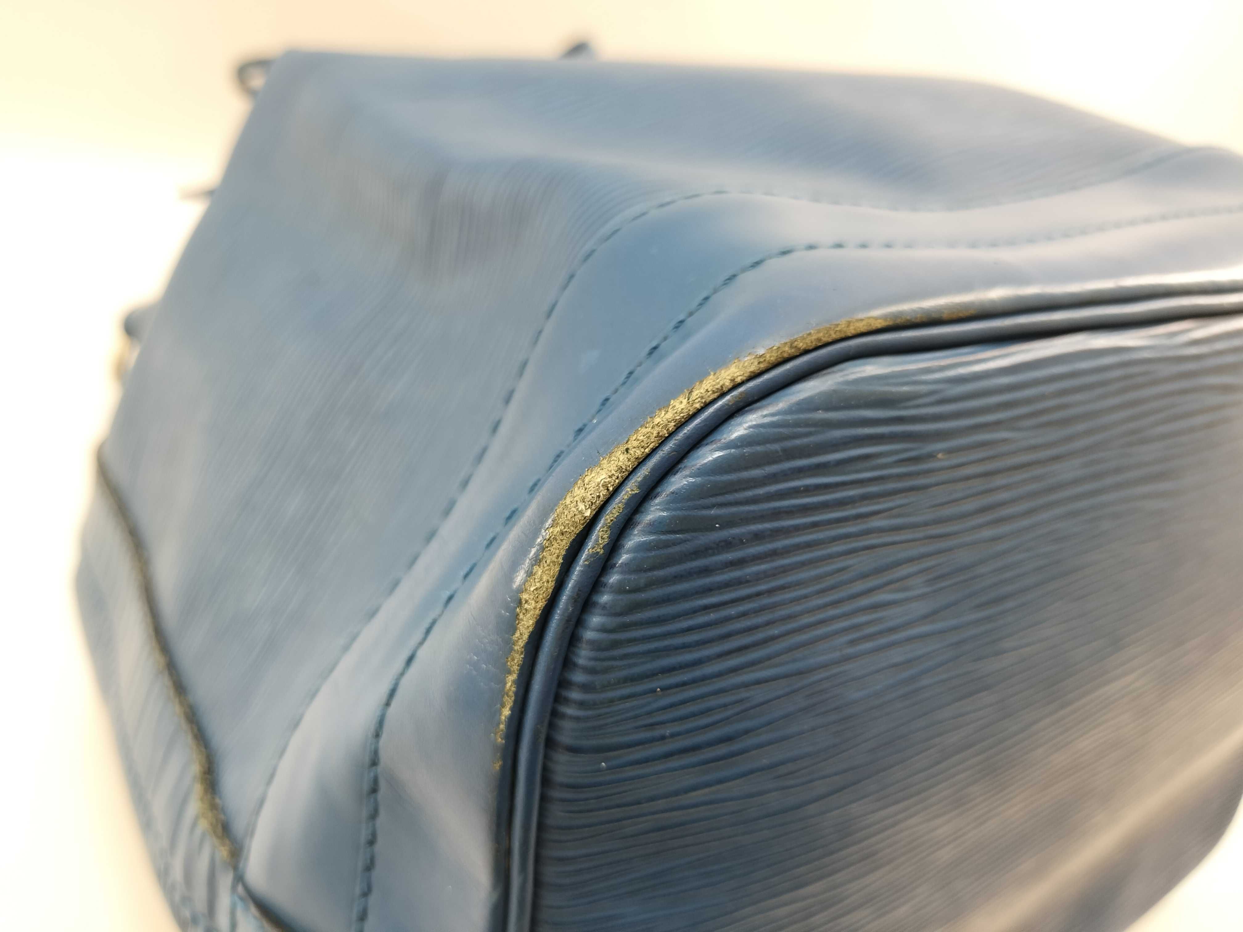 Epi Leather Noe Shoulder Bag M44005 AR1904 — view 5