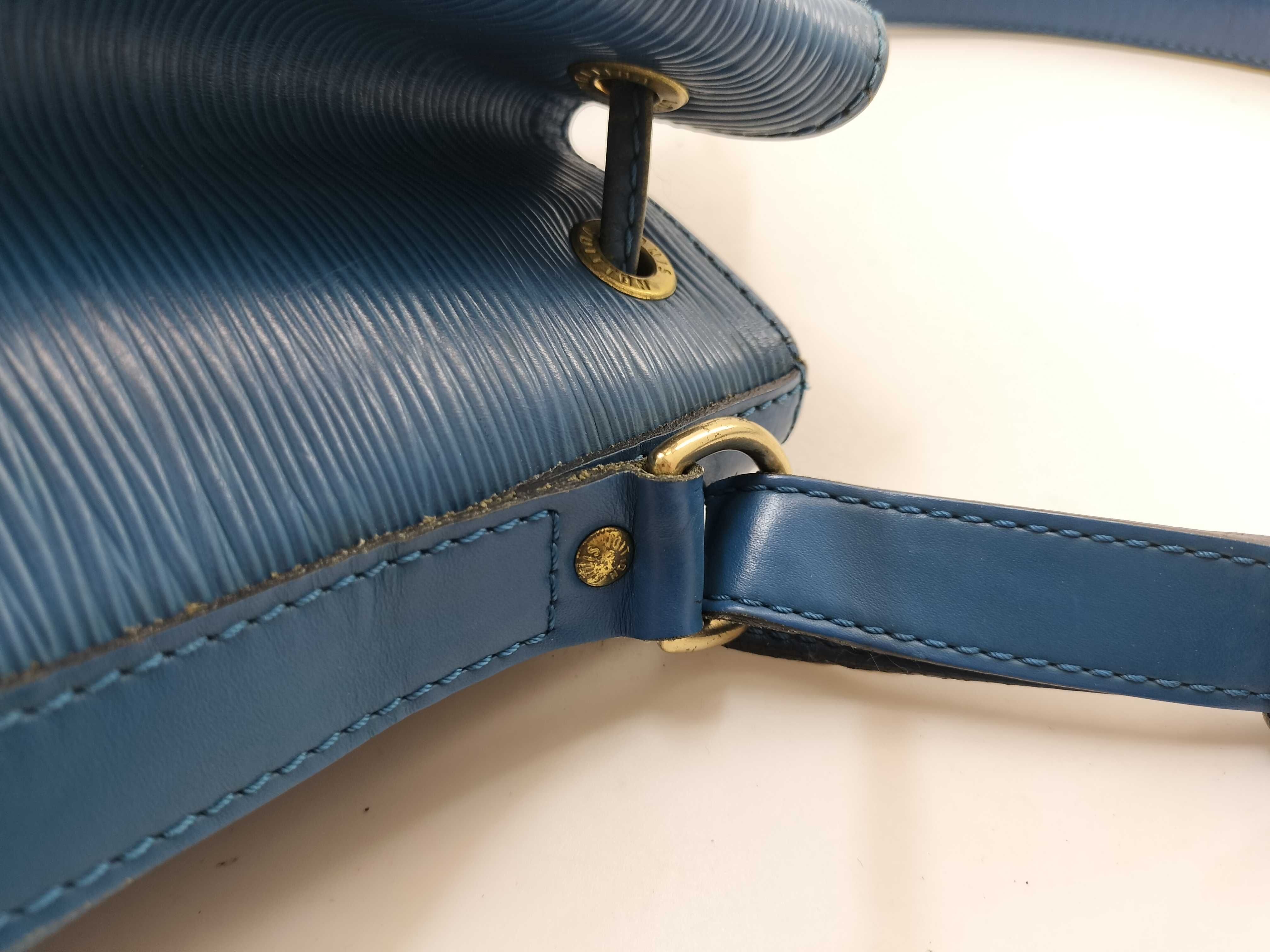 Epi Leather Noe Shoulder Bag M44005 AR1904 — view 6