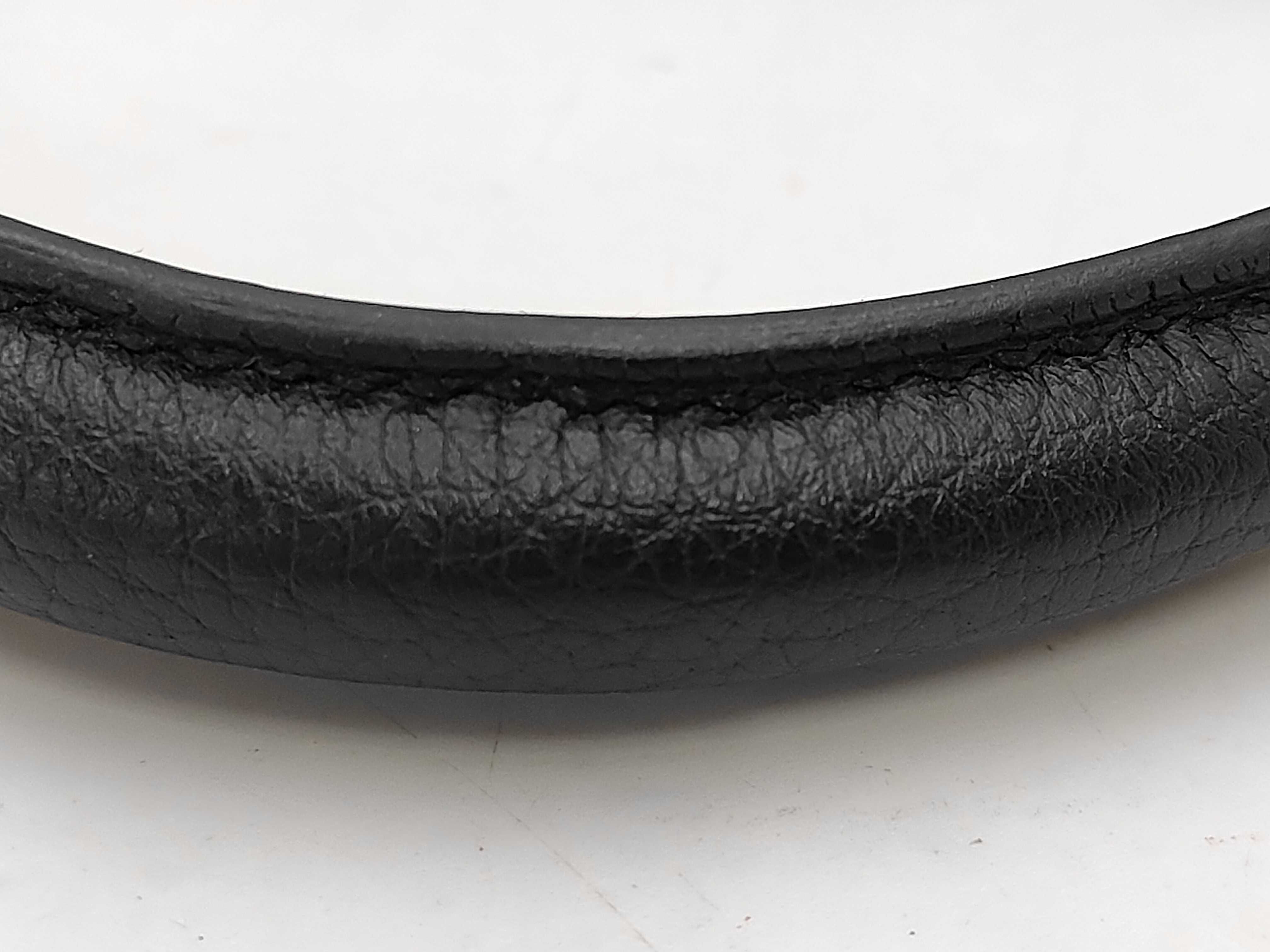 Kelly 28 Togo Black with Gold Hardware, C Stamp Shoulder Bag — view 4