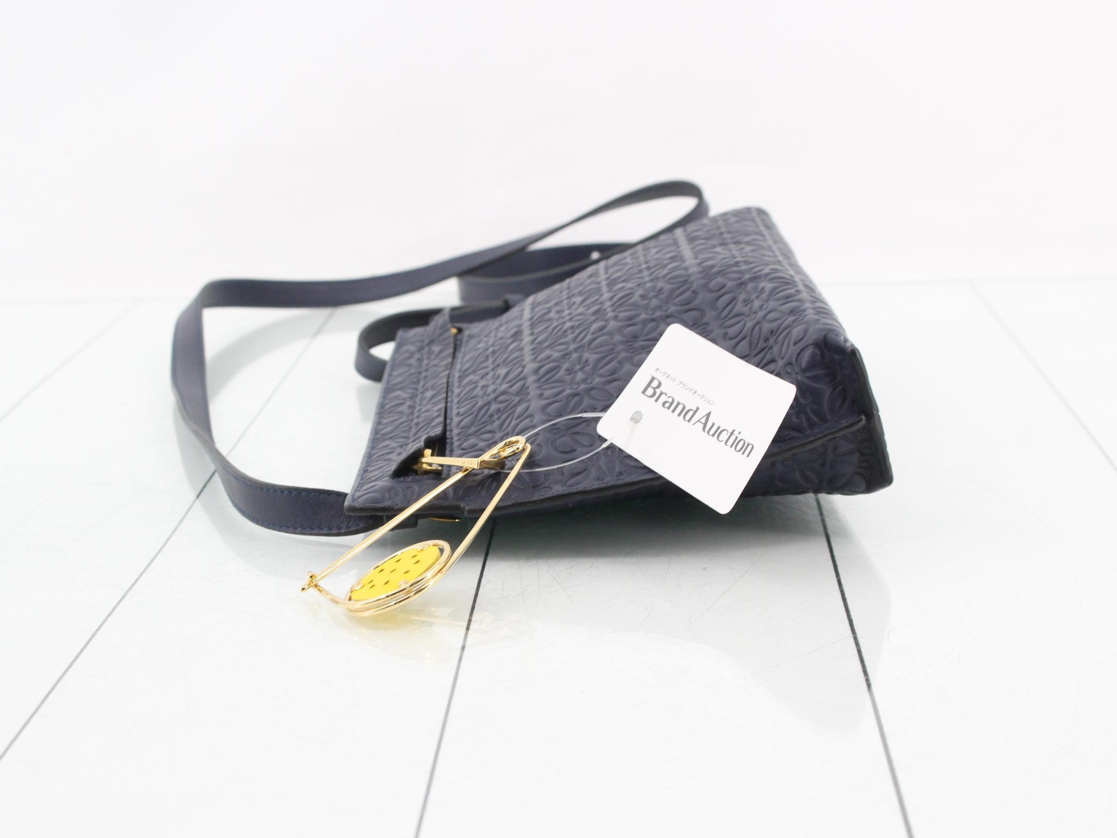 Shoulder bag, Repeat Anagram, Mechanopin — view 4