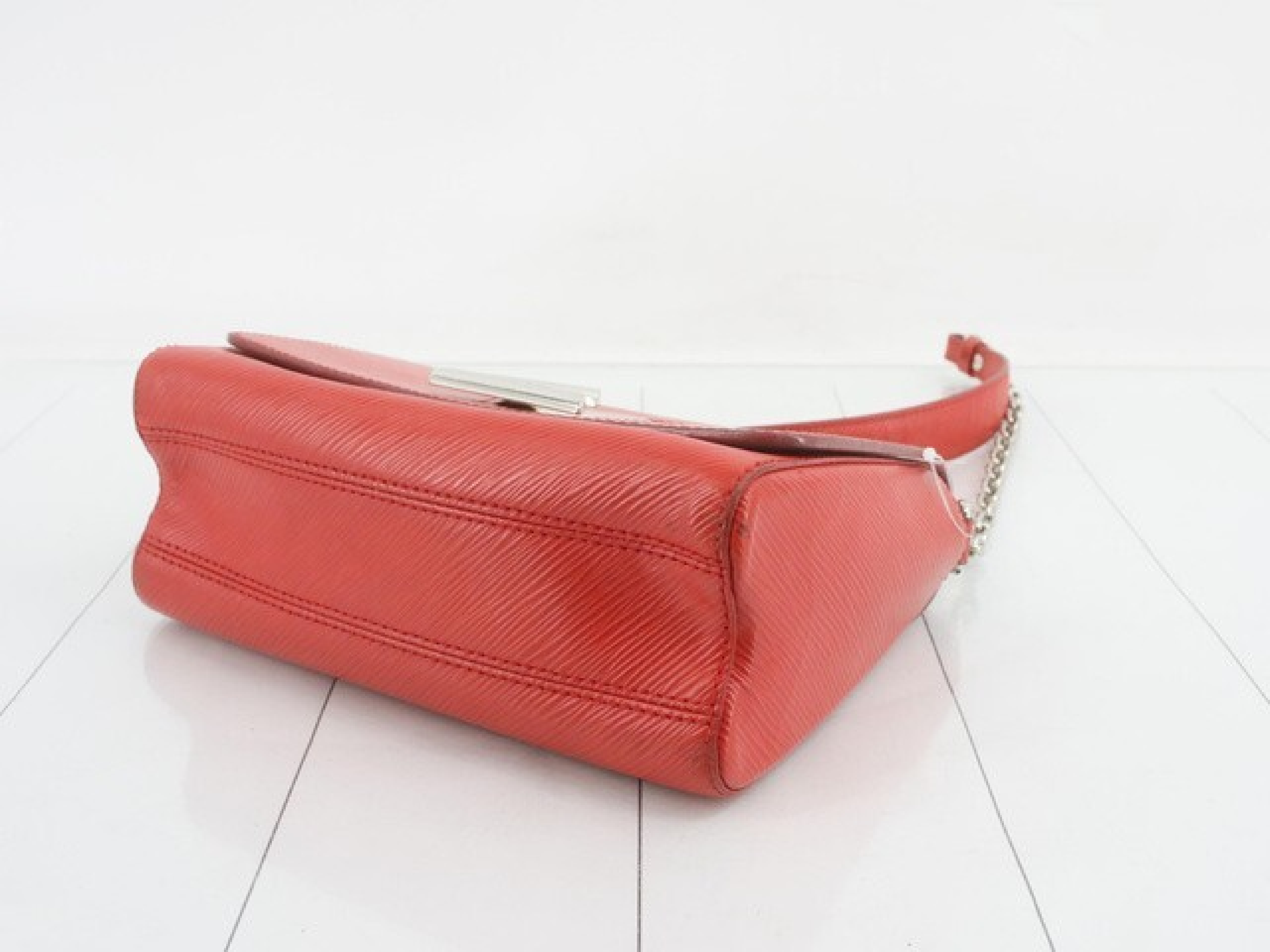 Epi Twist SR2155 Shoulder Bag — view 6
