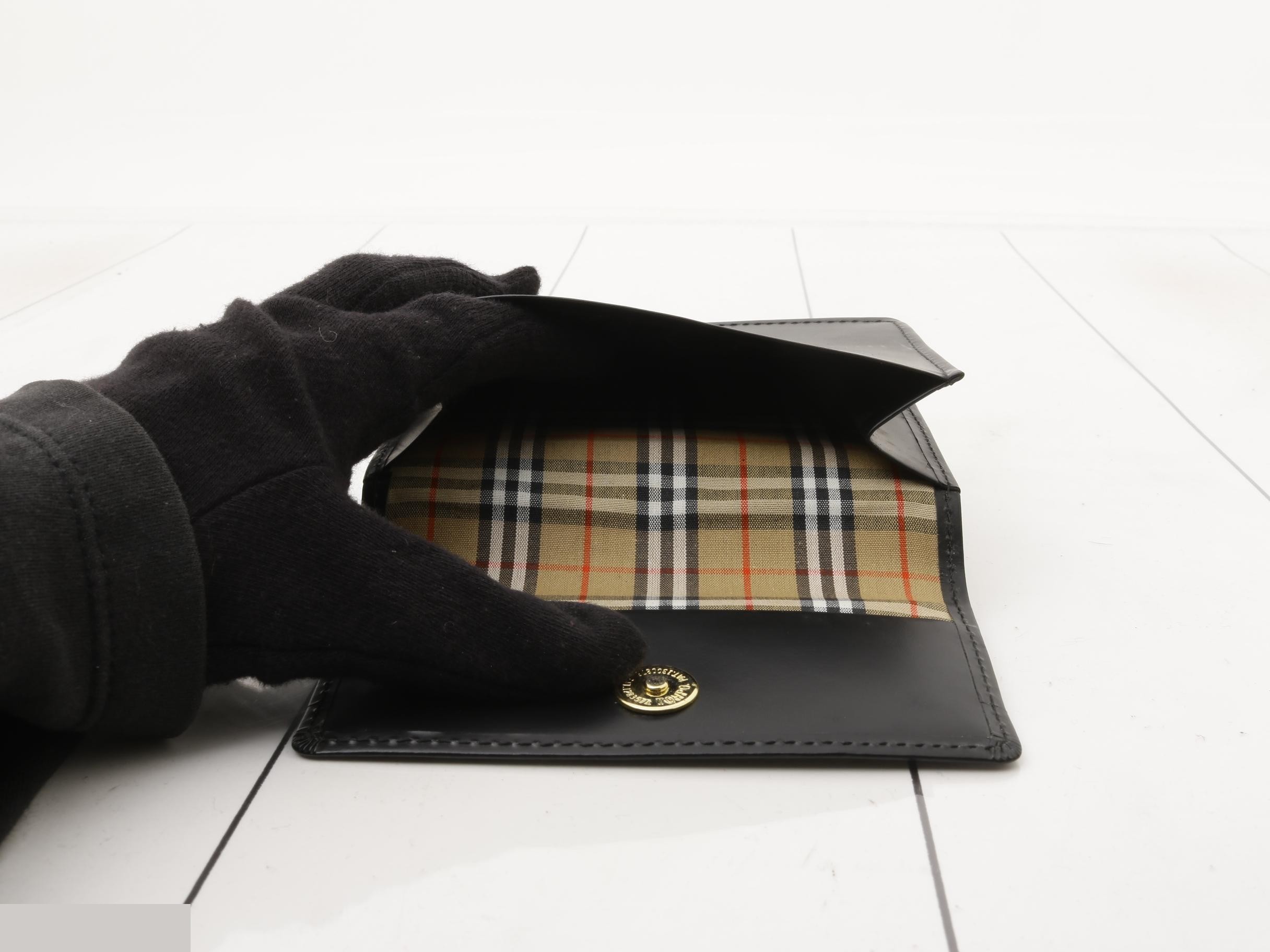 Other items: Bags, notebook covers, card cases, etc. — view 4