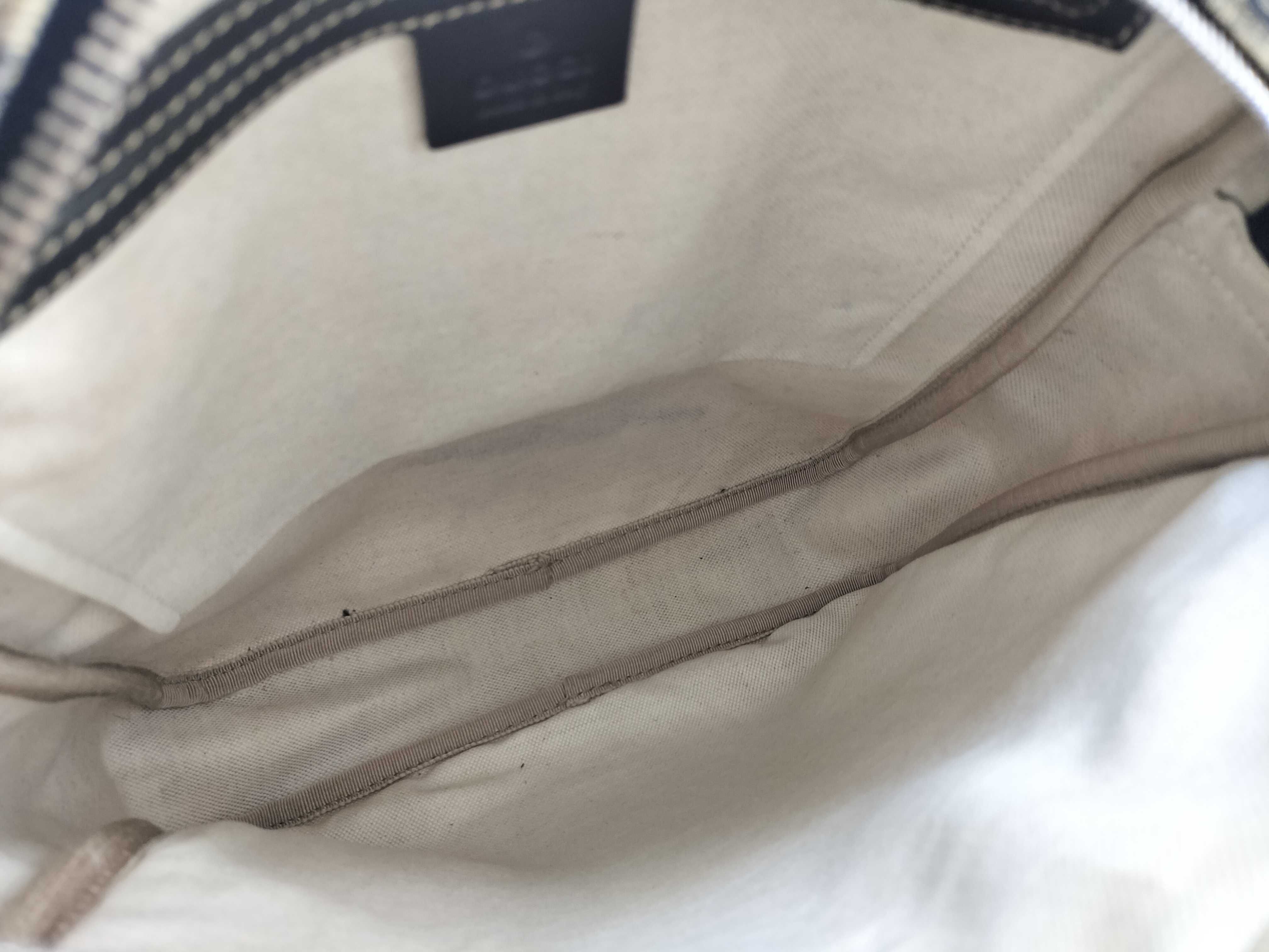 GG Supreme Messenger Crossbody Bag (Shoulder Bag) — view 12