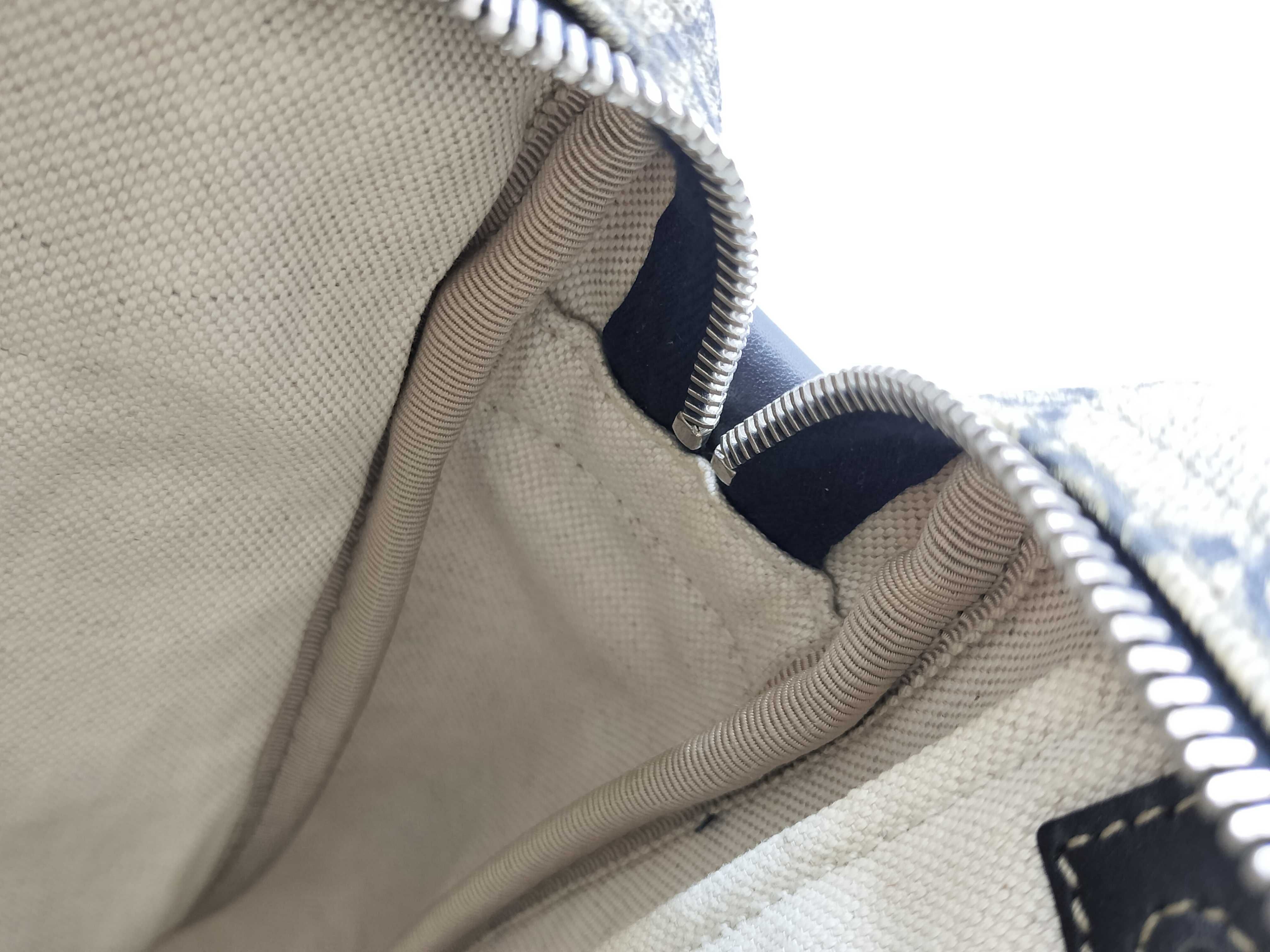 GG Supreme Messenger Crossbody Bag (Shoulder Bag) — view 13