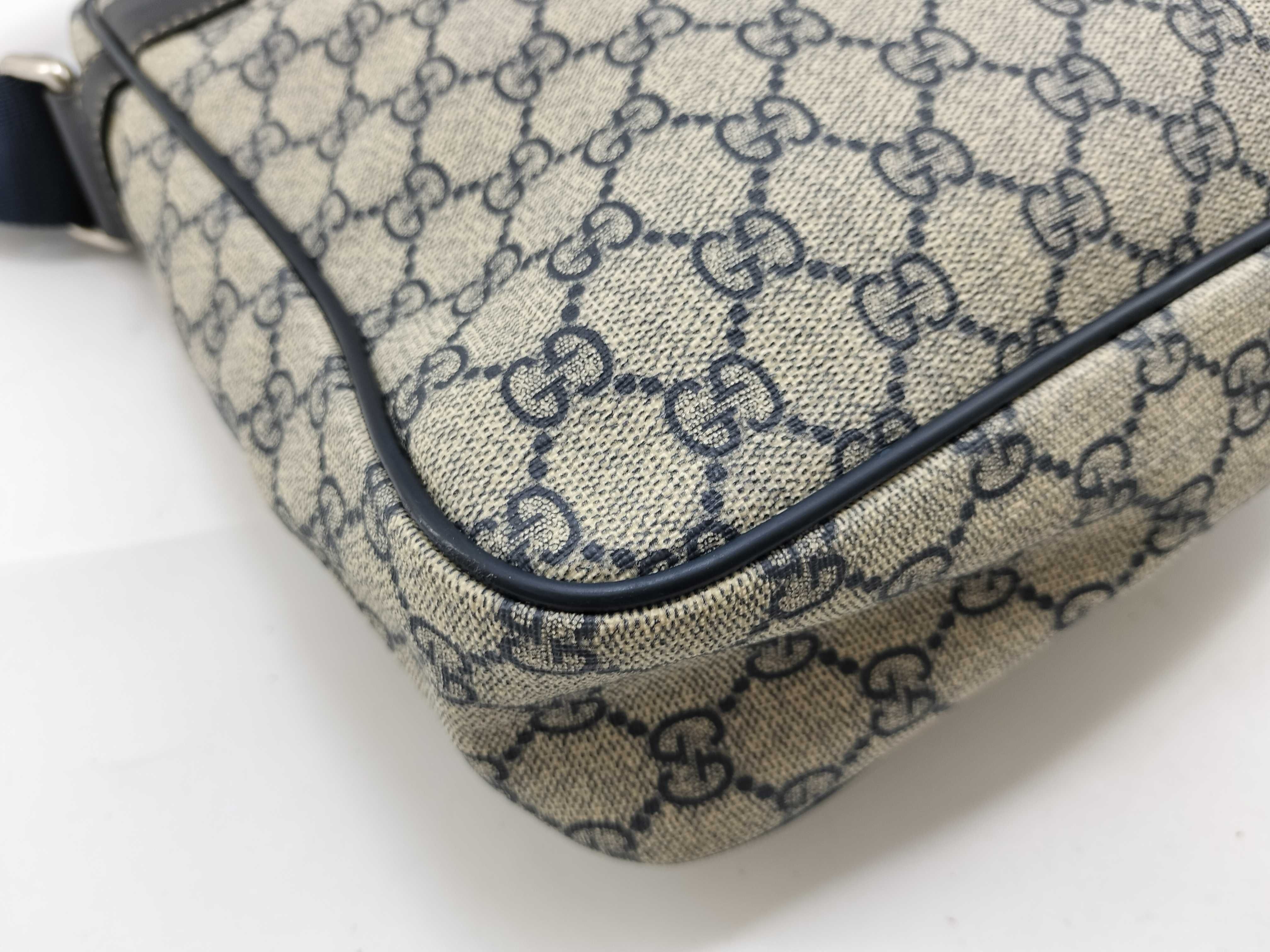 GG Supreme Messenger Crossbody Bag (Shoulder Bag) — view 4