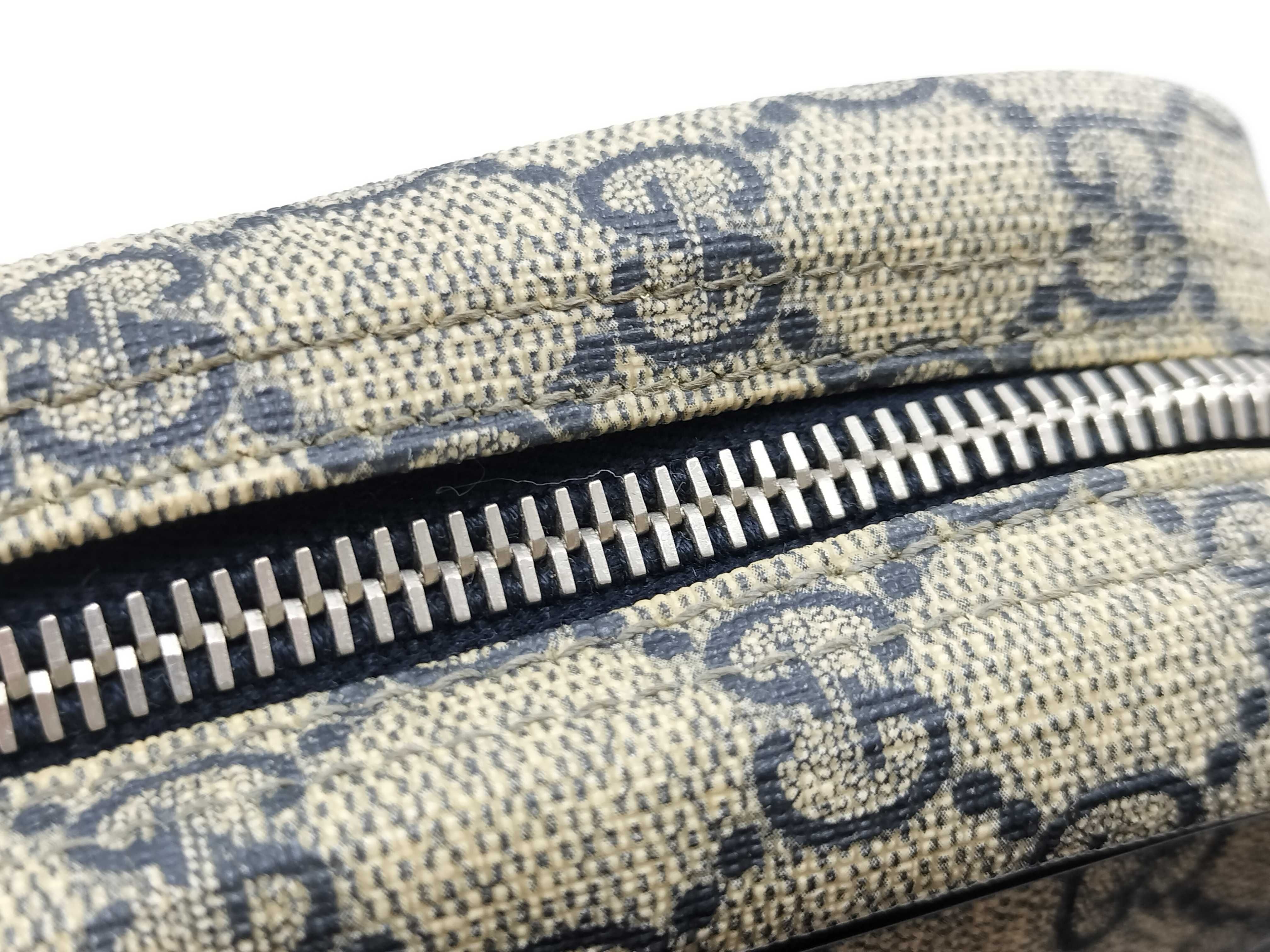 GG Supreme Messenger Crossbody Bag (Shoulder Bag) — view 9