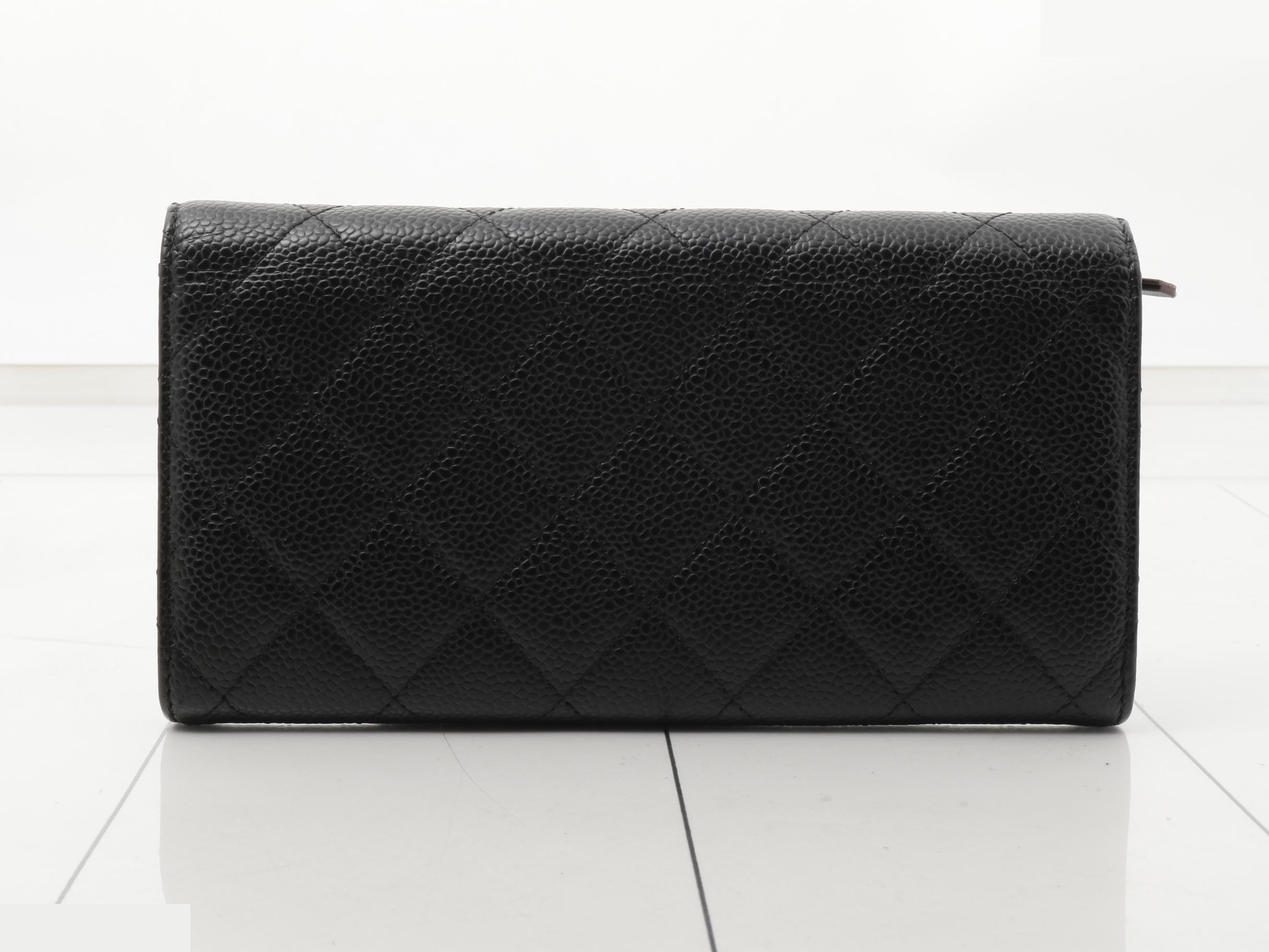 Matelassé caviar leather bi-fold long wallet, serial number 18. — view 2
