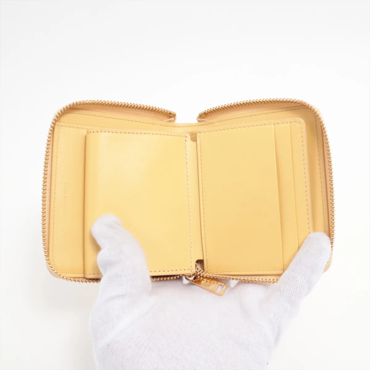 Small Zip Wallet Essential Leather Compact Wallet Yellow — view 5